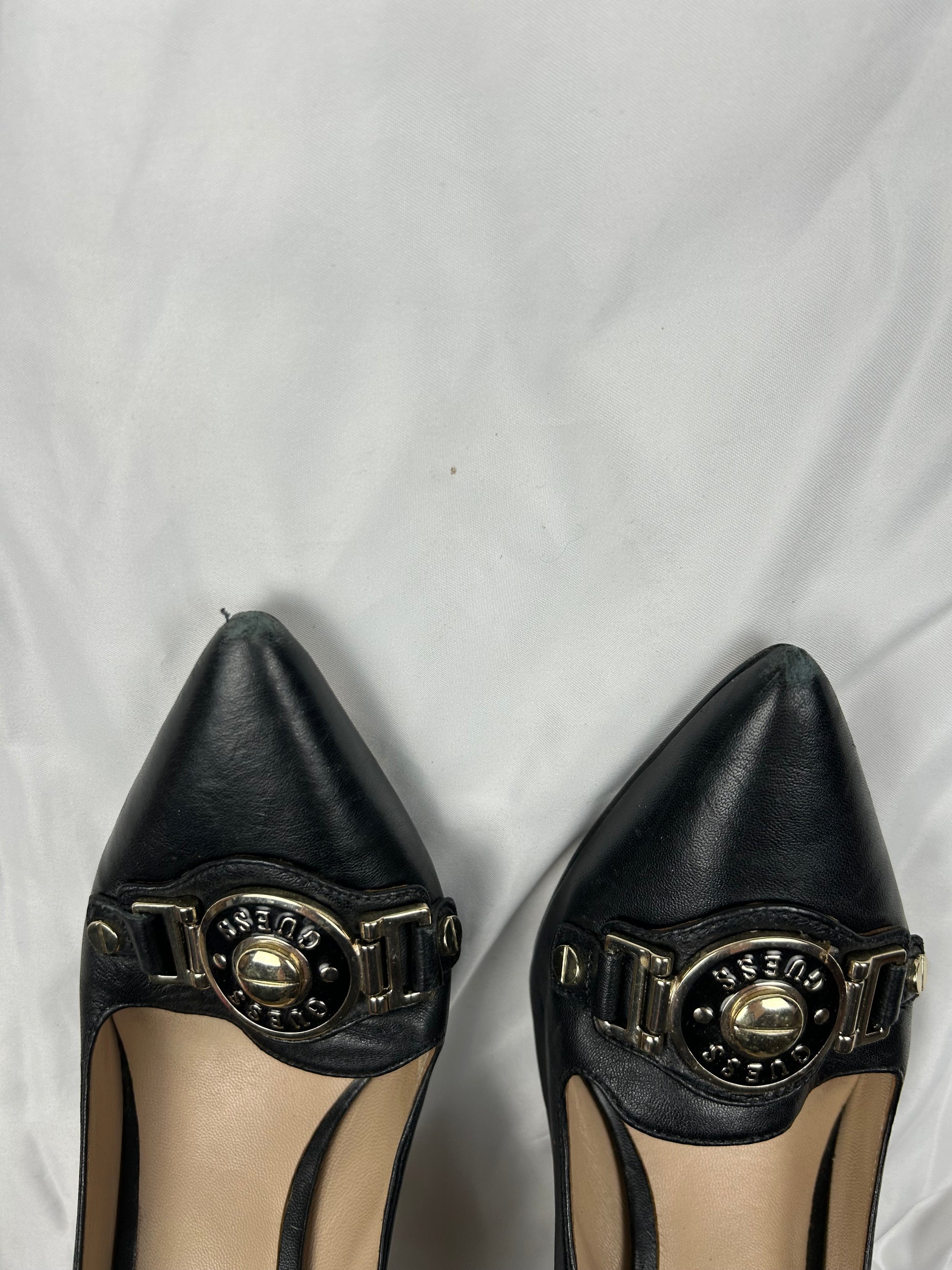 Black buckle logo pointed toes shoes (40)