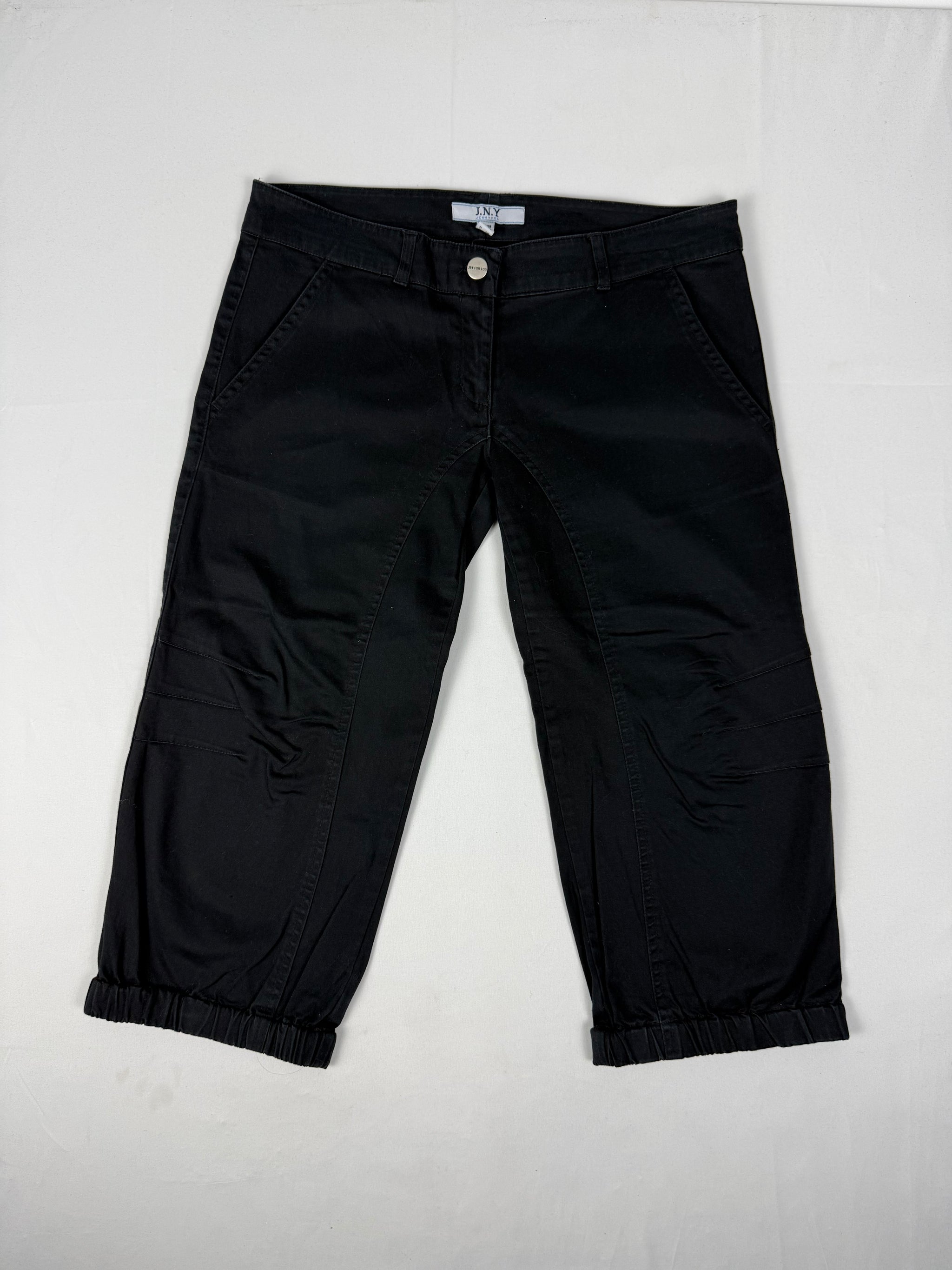 Black low rise capri pants (S/M)