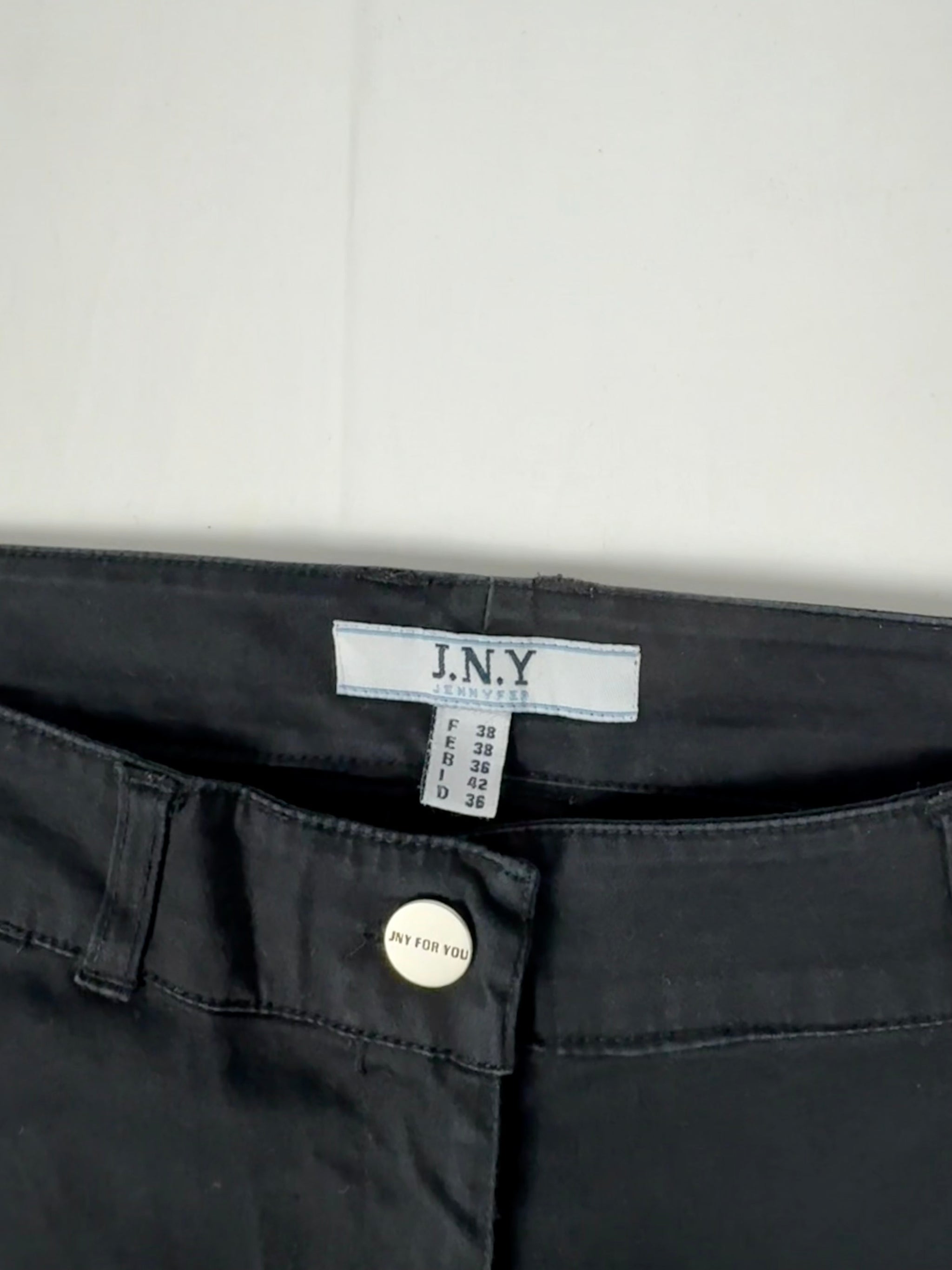 Black low rise capri pants (S/M)