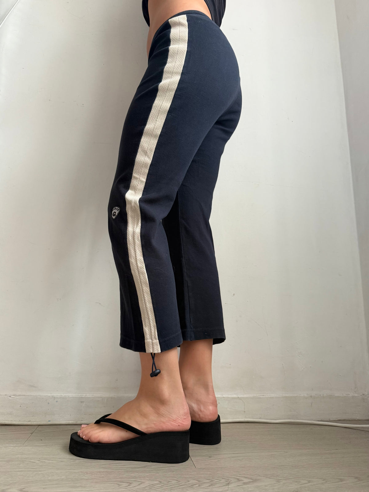 Navy activewear capri pants (S)