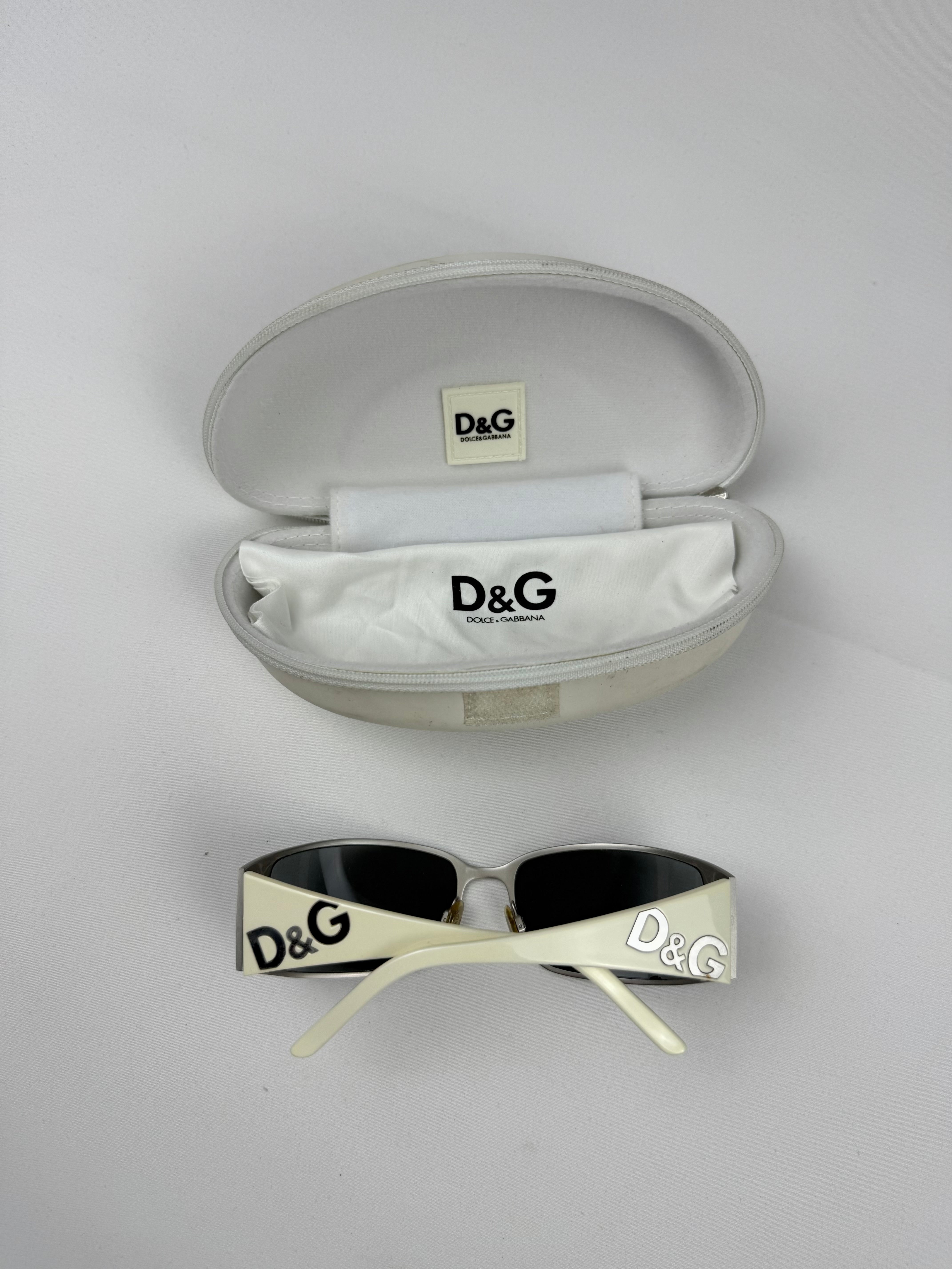 White & silver logo sunglasses