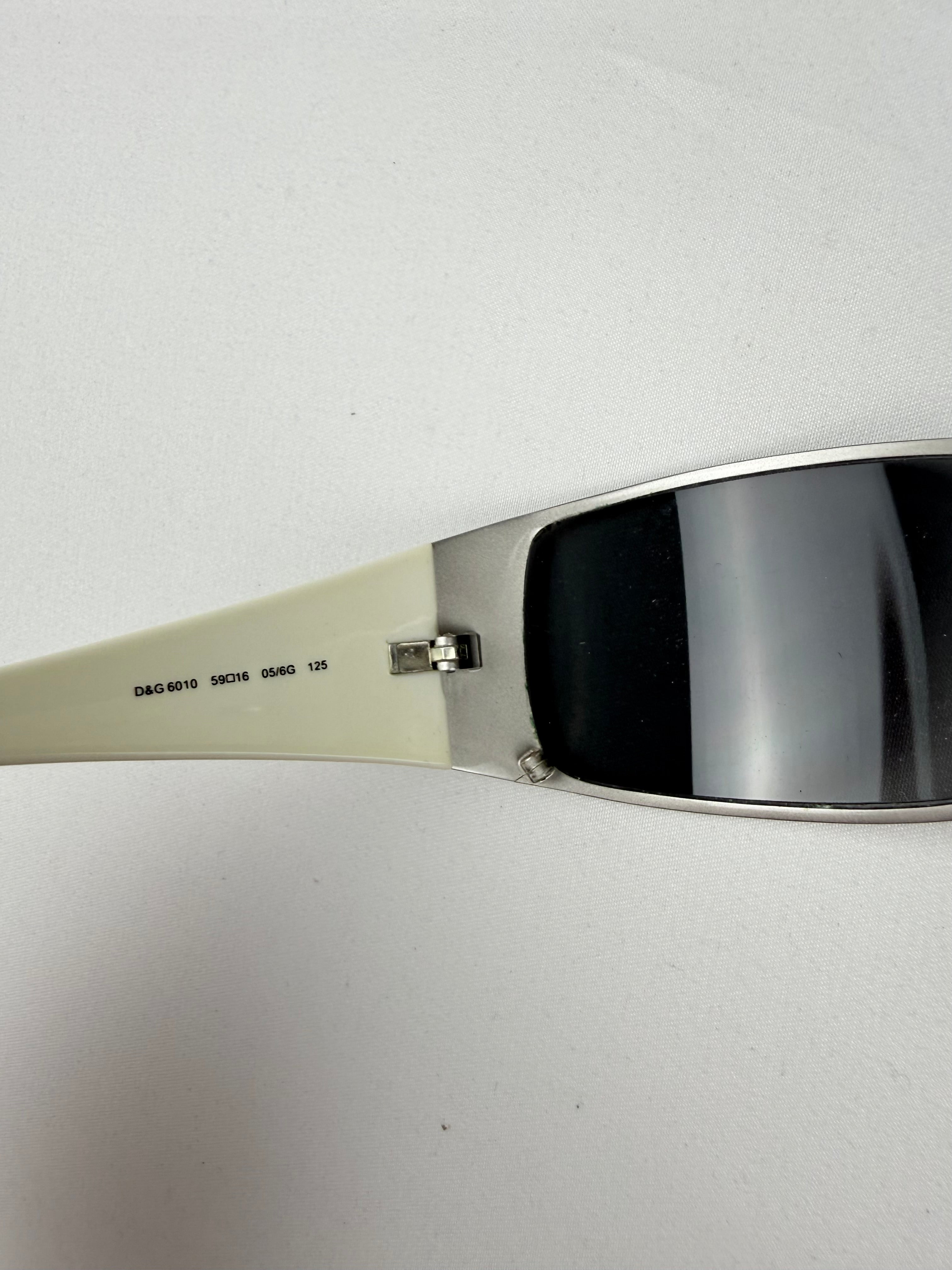 White & silver logo sunglasses