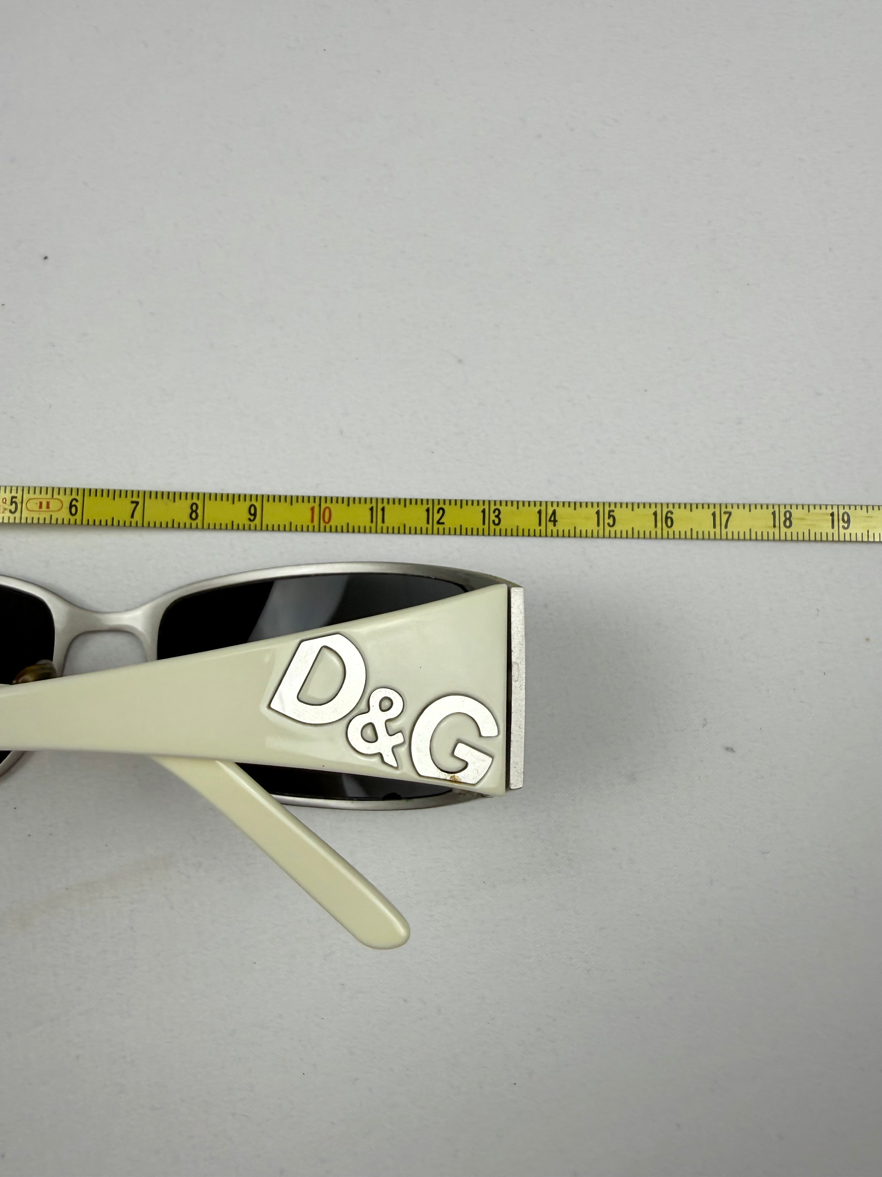 White & silver logo sunglasses