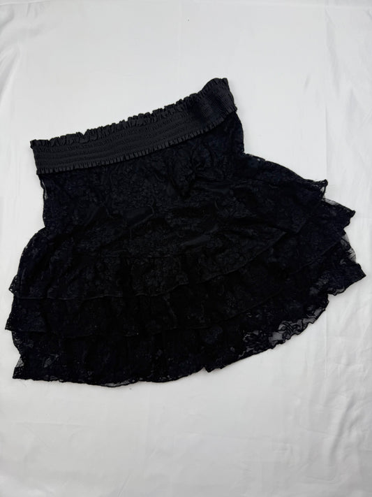 Black lace pleated low rise mini skirt (S)
