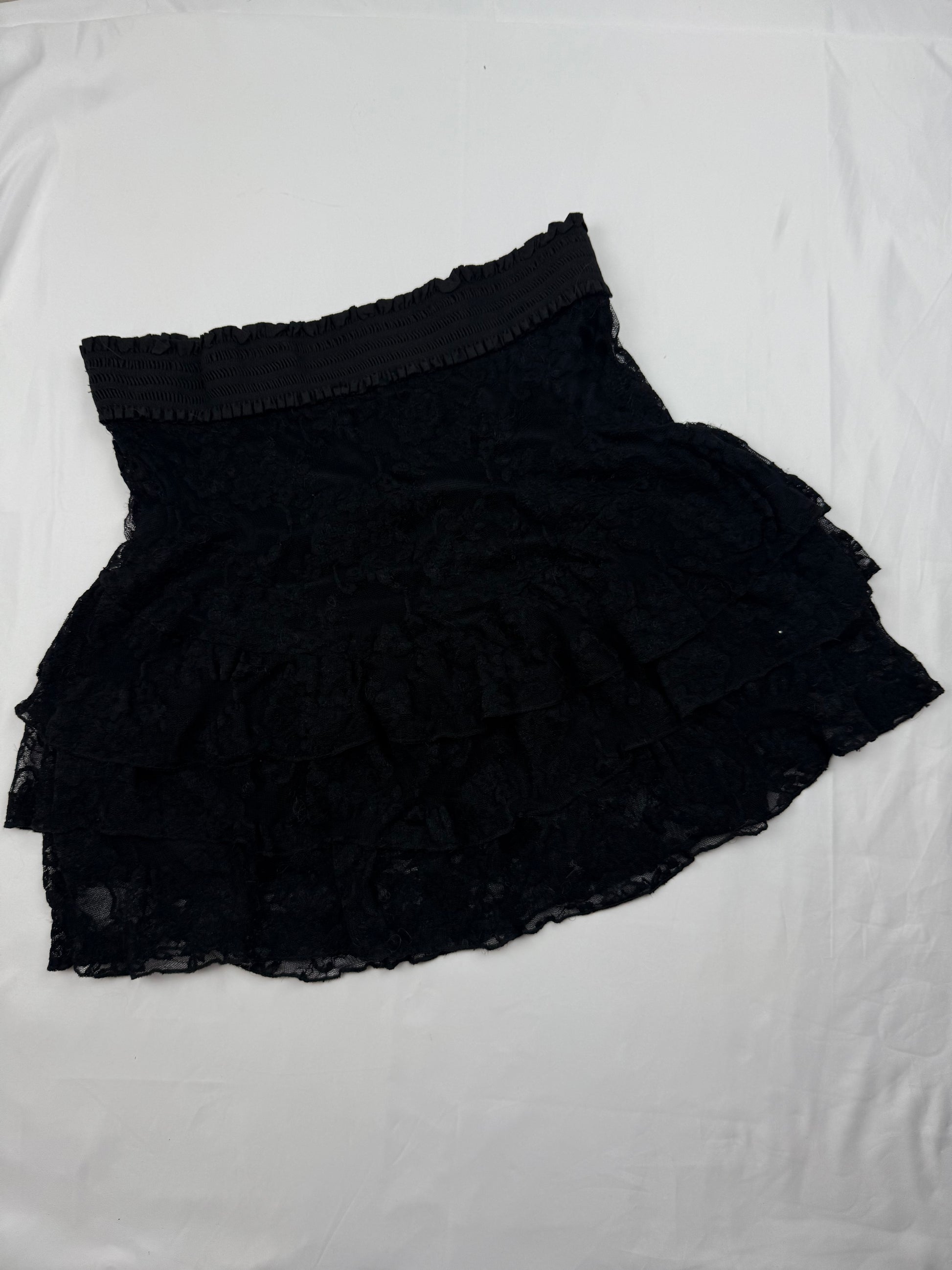 Black lace pleated low rise mini skirt (S)