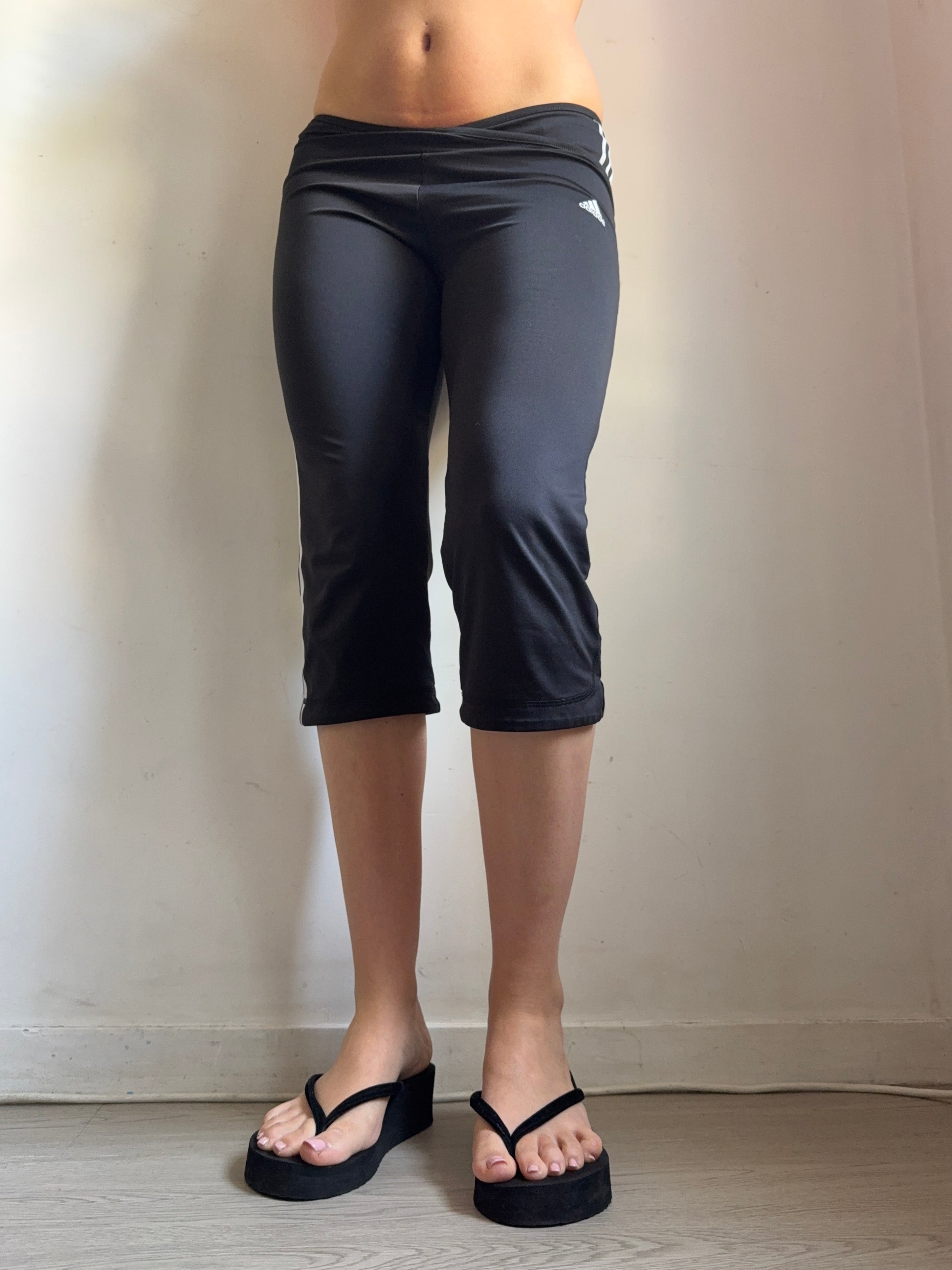 Black activewear capri pants (S)