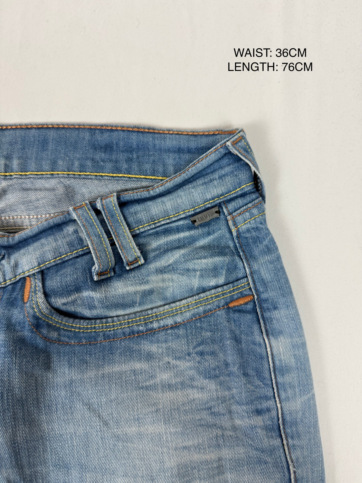 Blue denim low rise capri pants (S)