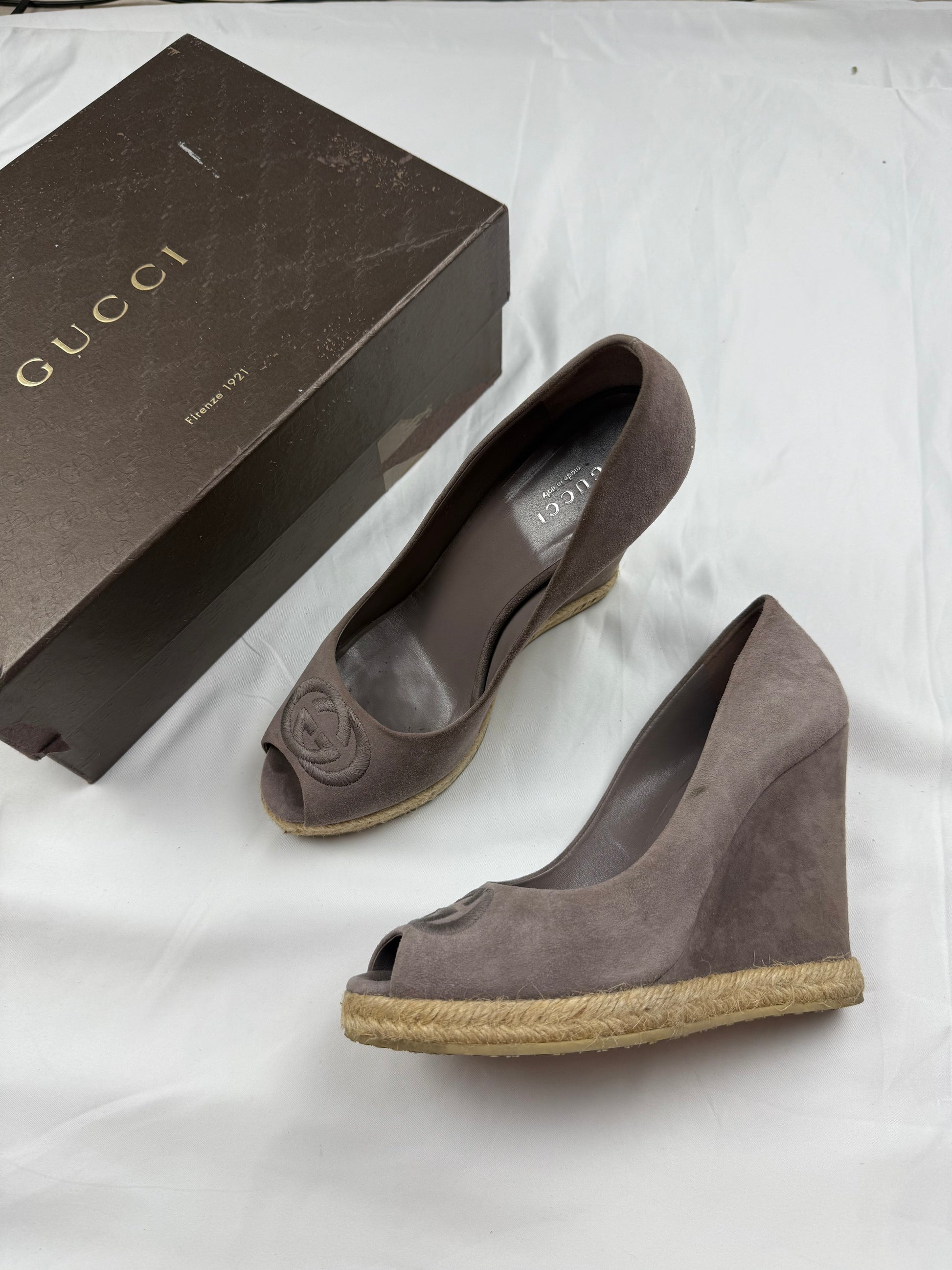 Grey suede monogram open toes wedge heels (37.5)