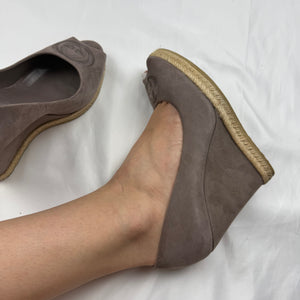 Grey suede monogram open toes wedge heels (37.5)