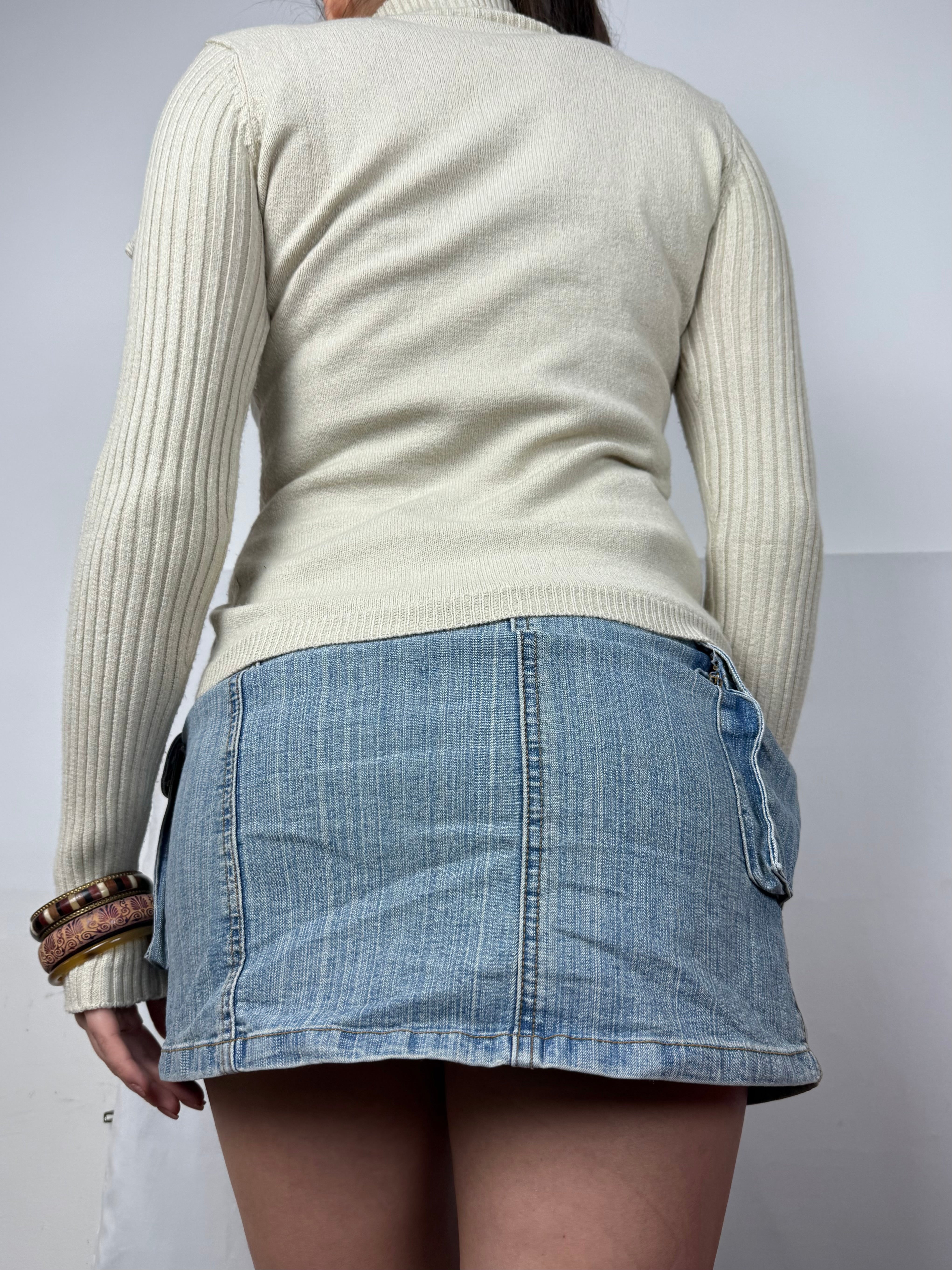 Beige turtleneck jumper (S)