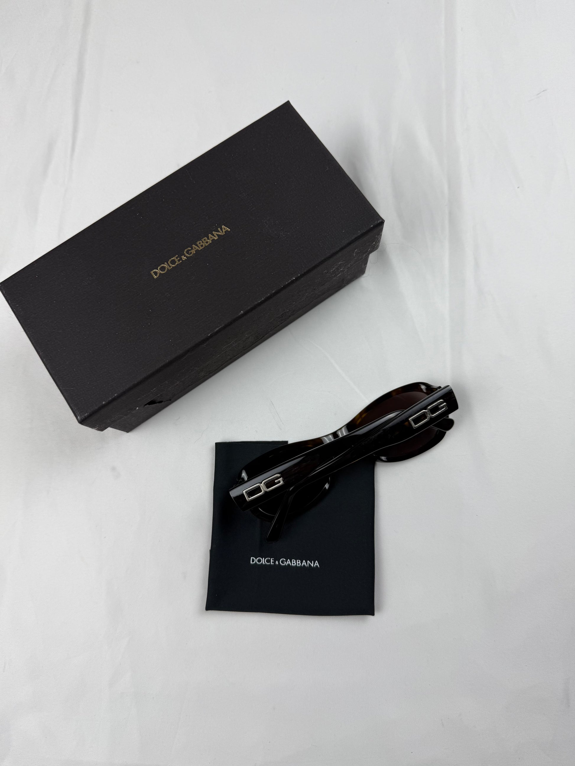 Black logo 2000s sunglasses