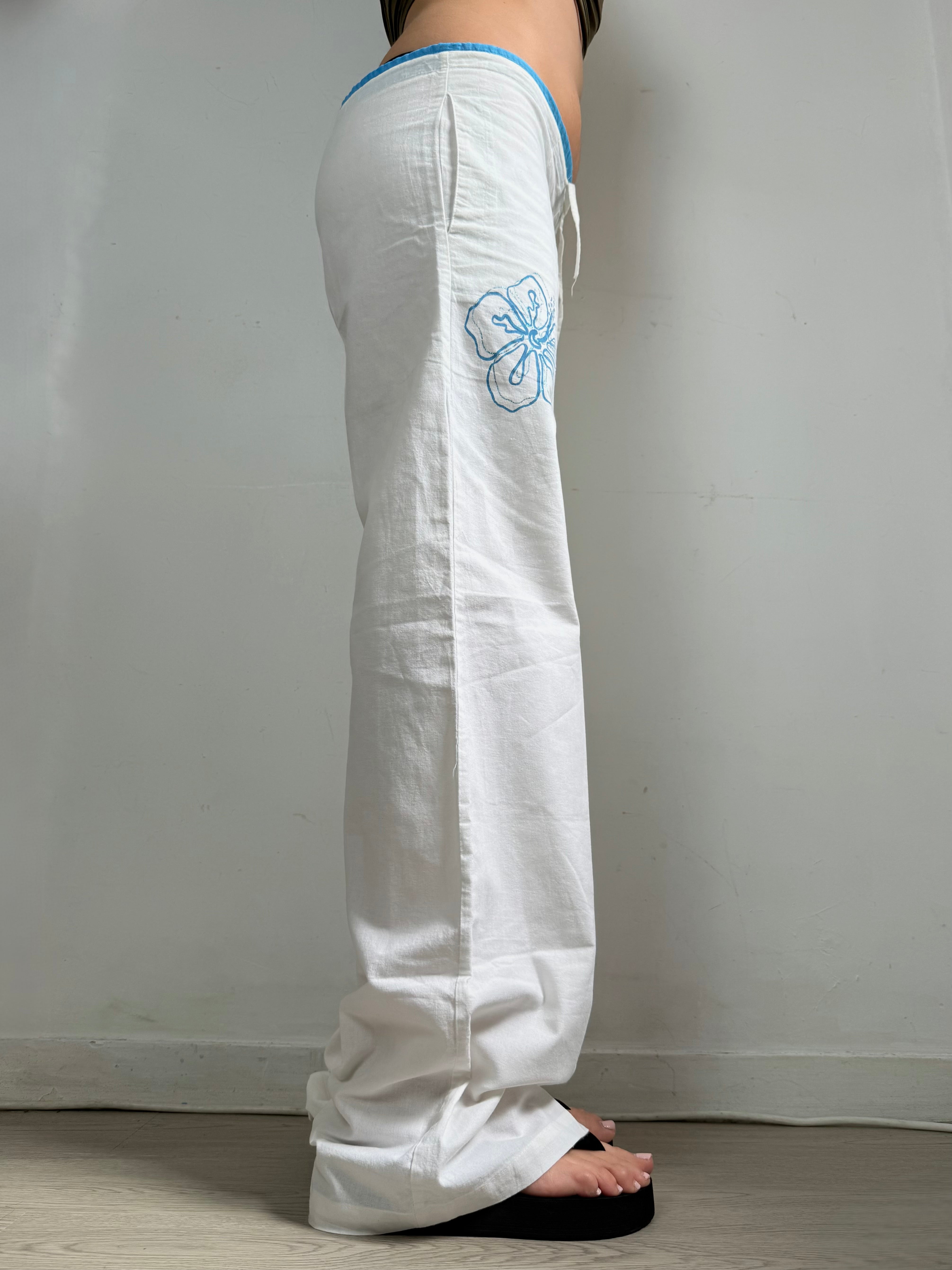 White low rise baggy pants (M/L)