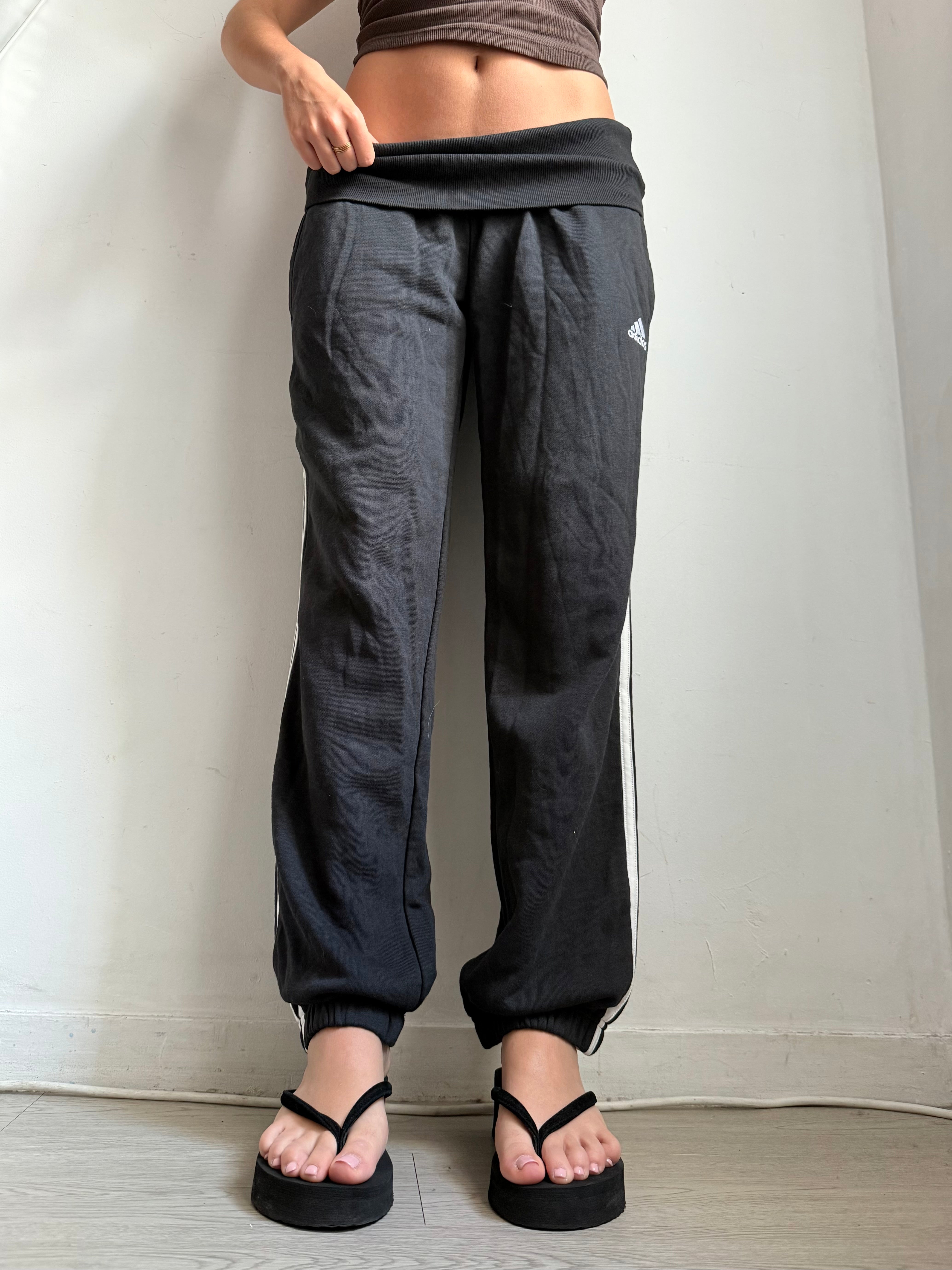 Black ultra low rise joggers pants (M)