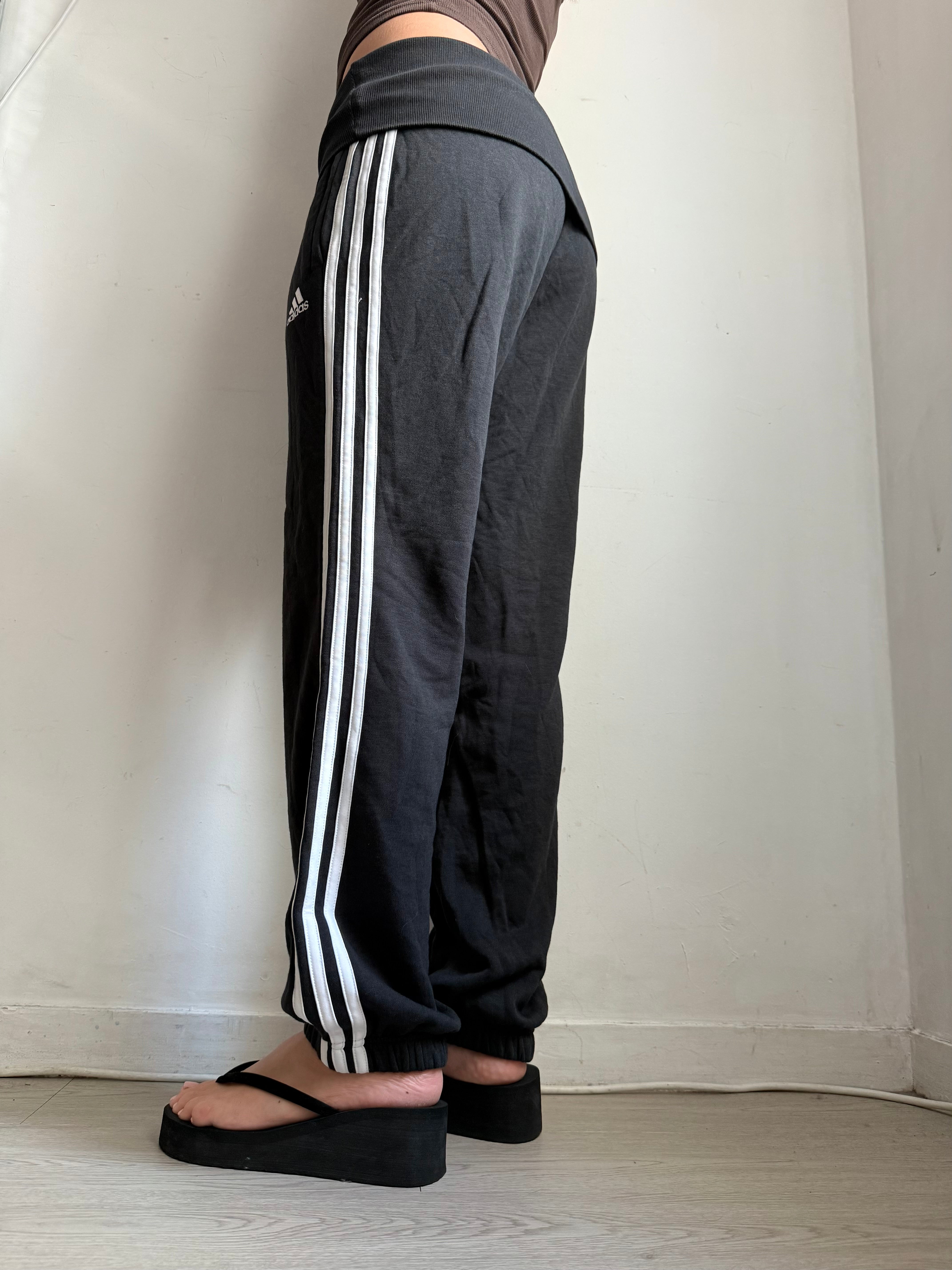 Black ultra low rise joggers pants (M)