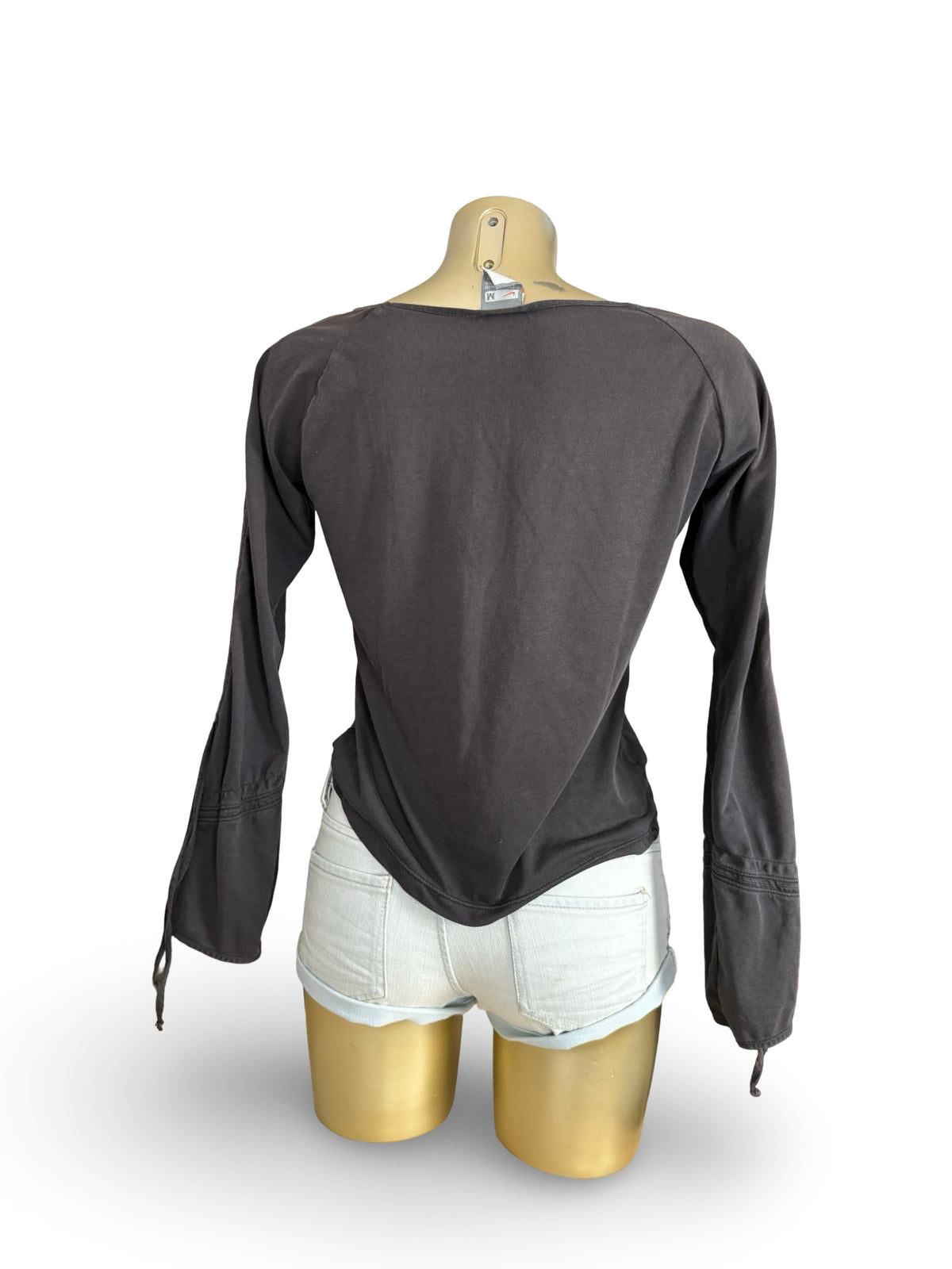 Black graphic long sleeves top (M)