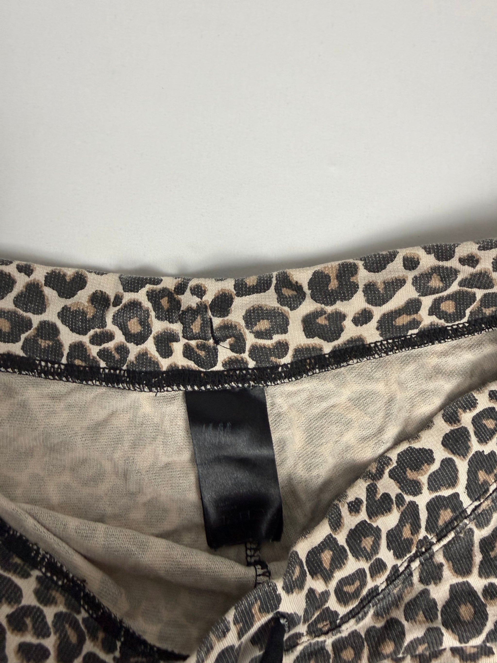 Beige animal print cotton mini short (M)