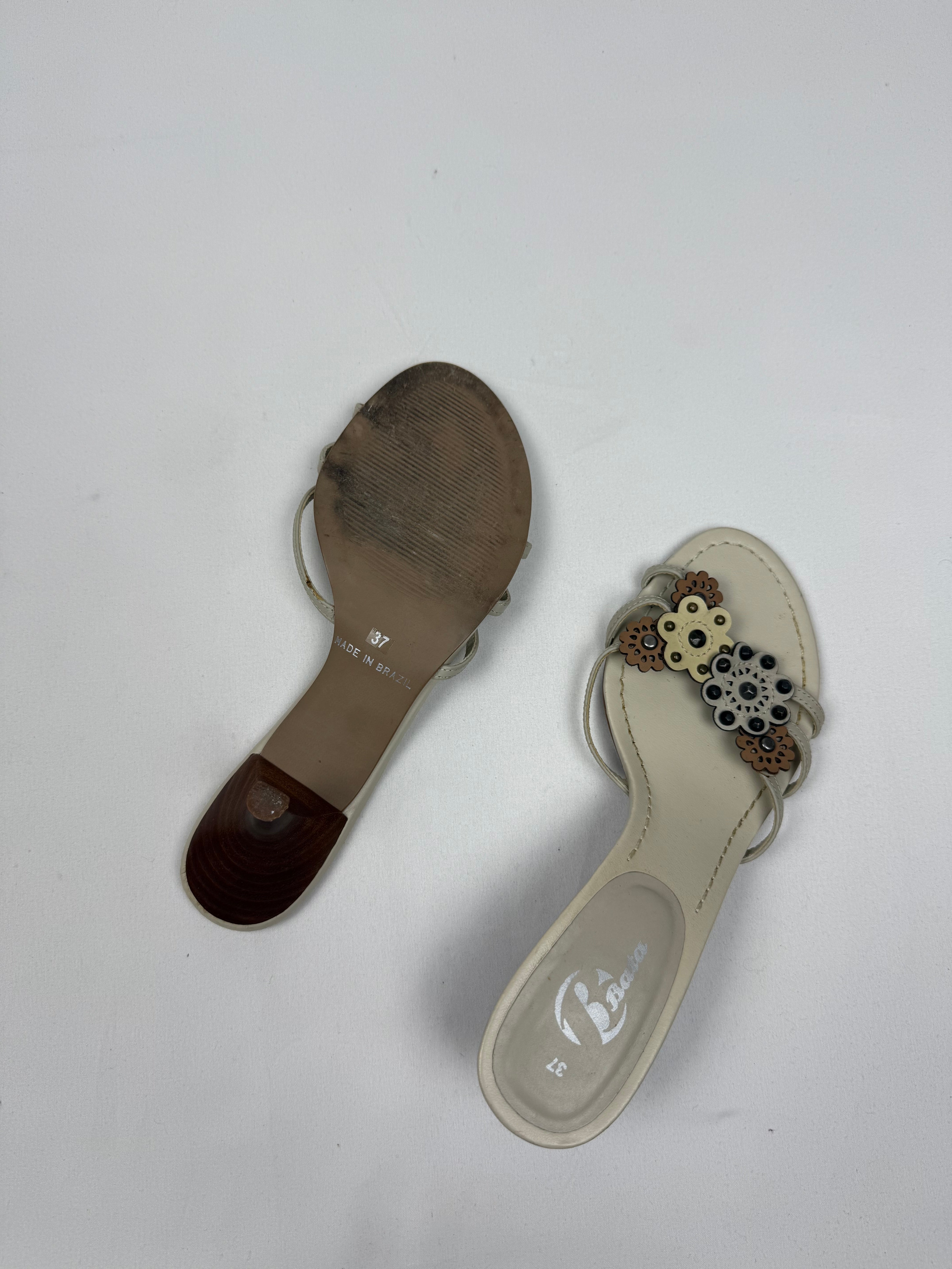 Beige real leather floral kitten heels mules (37)