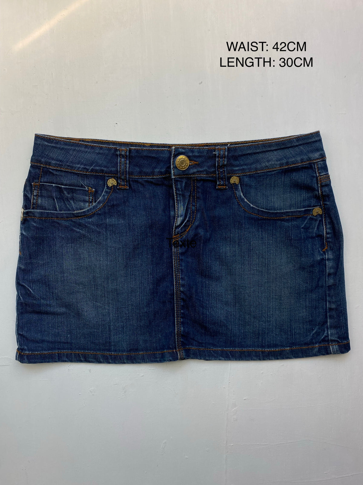 Blue denim low rise mini skirt (L)