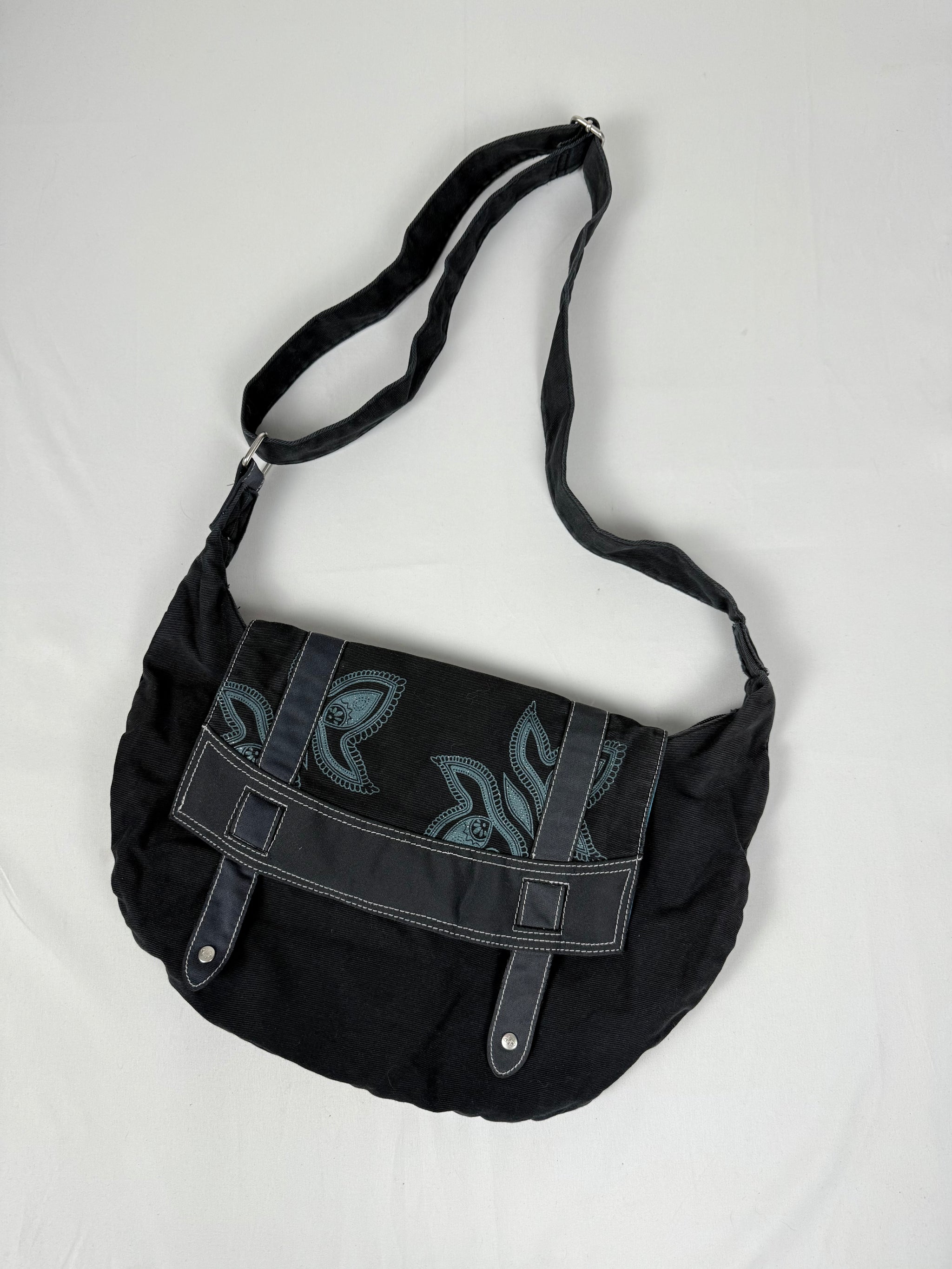 Black besace bag + matching wallet (40x25cm)