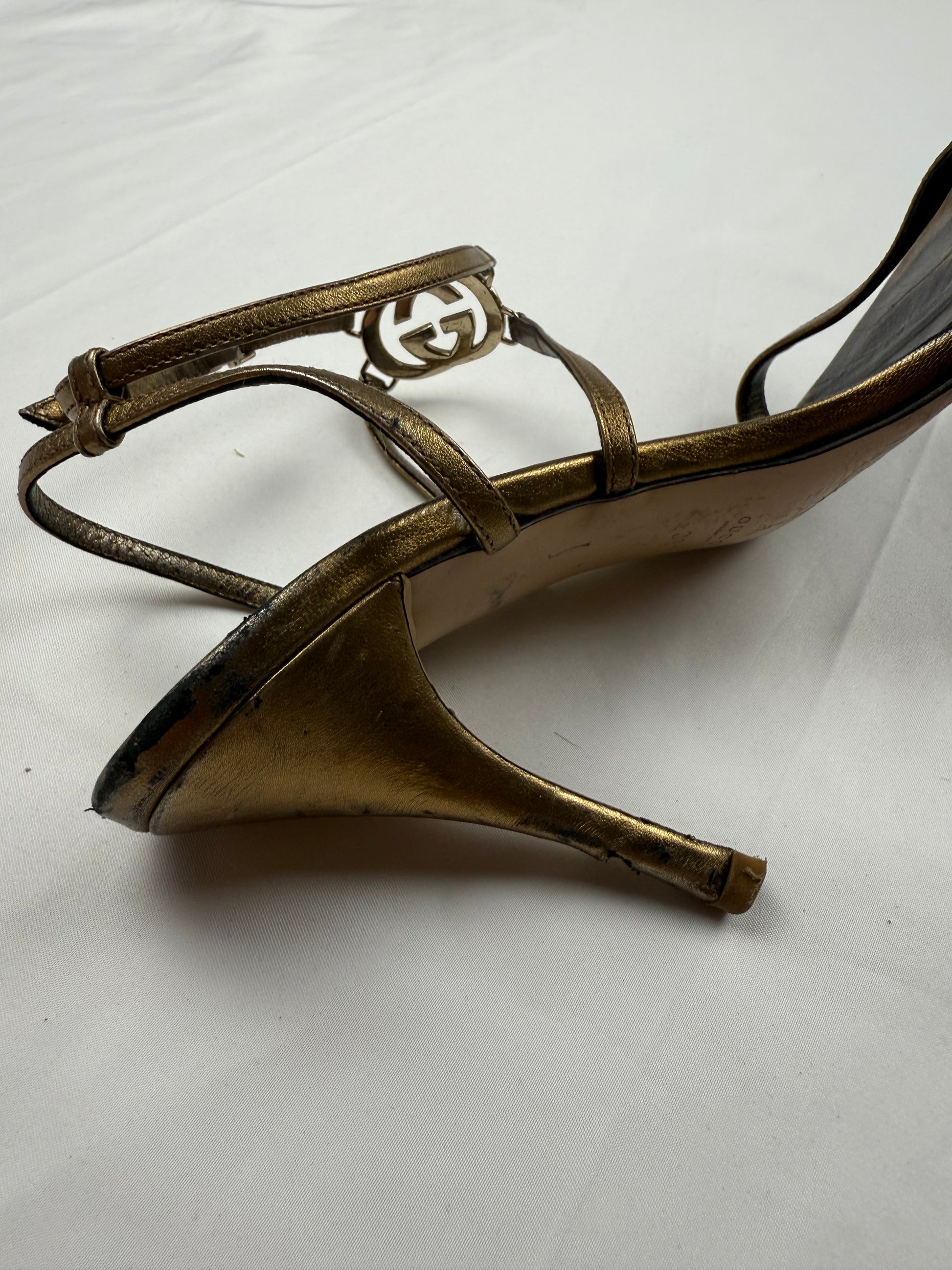 Metallic brown leather heels with gold GG buckle (39)