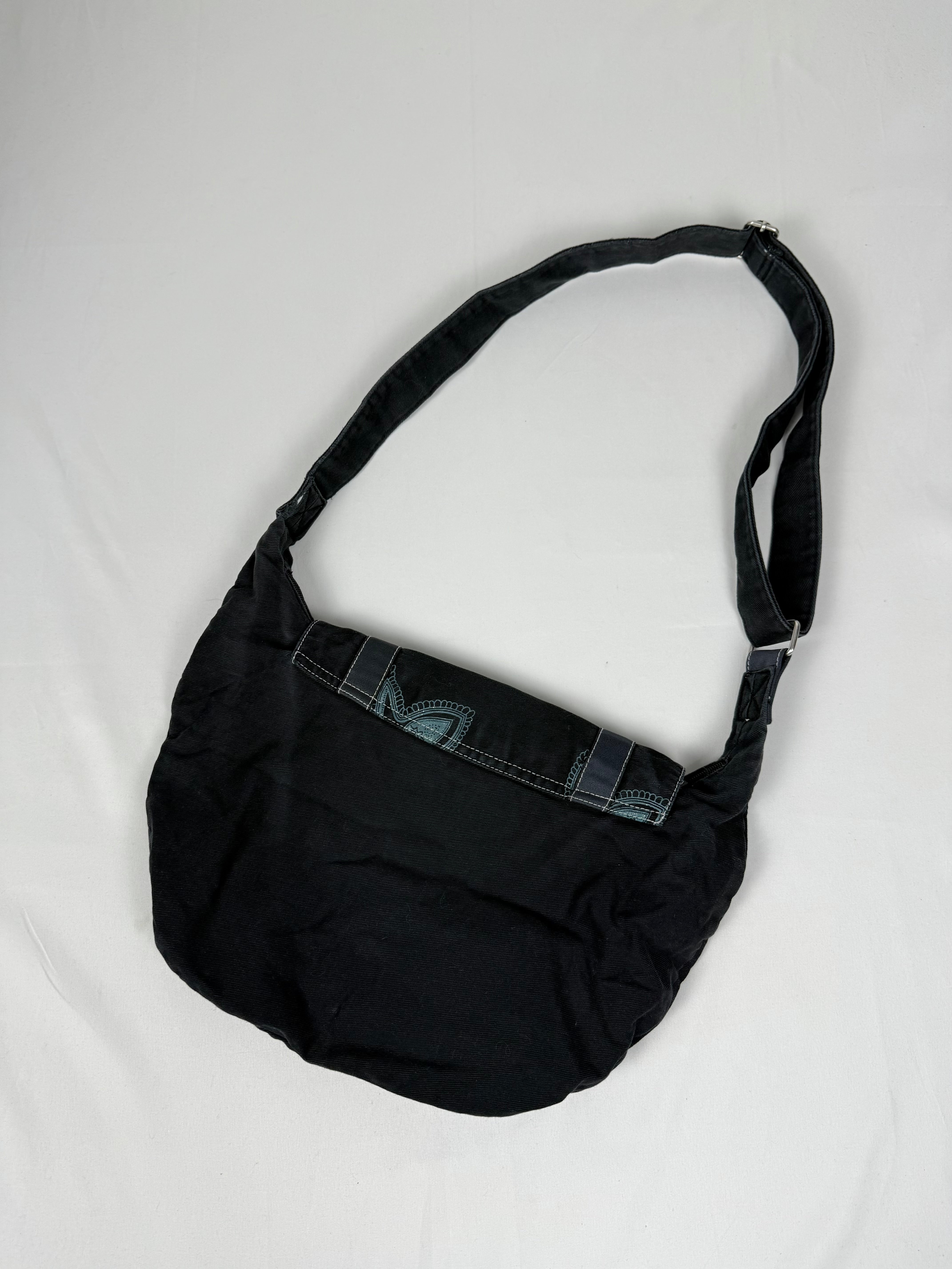 Black besace bag + matching wallet (40x25cm)