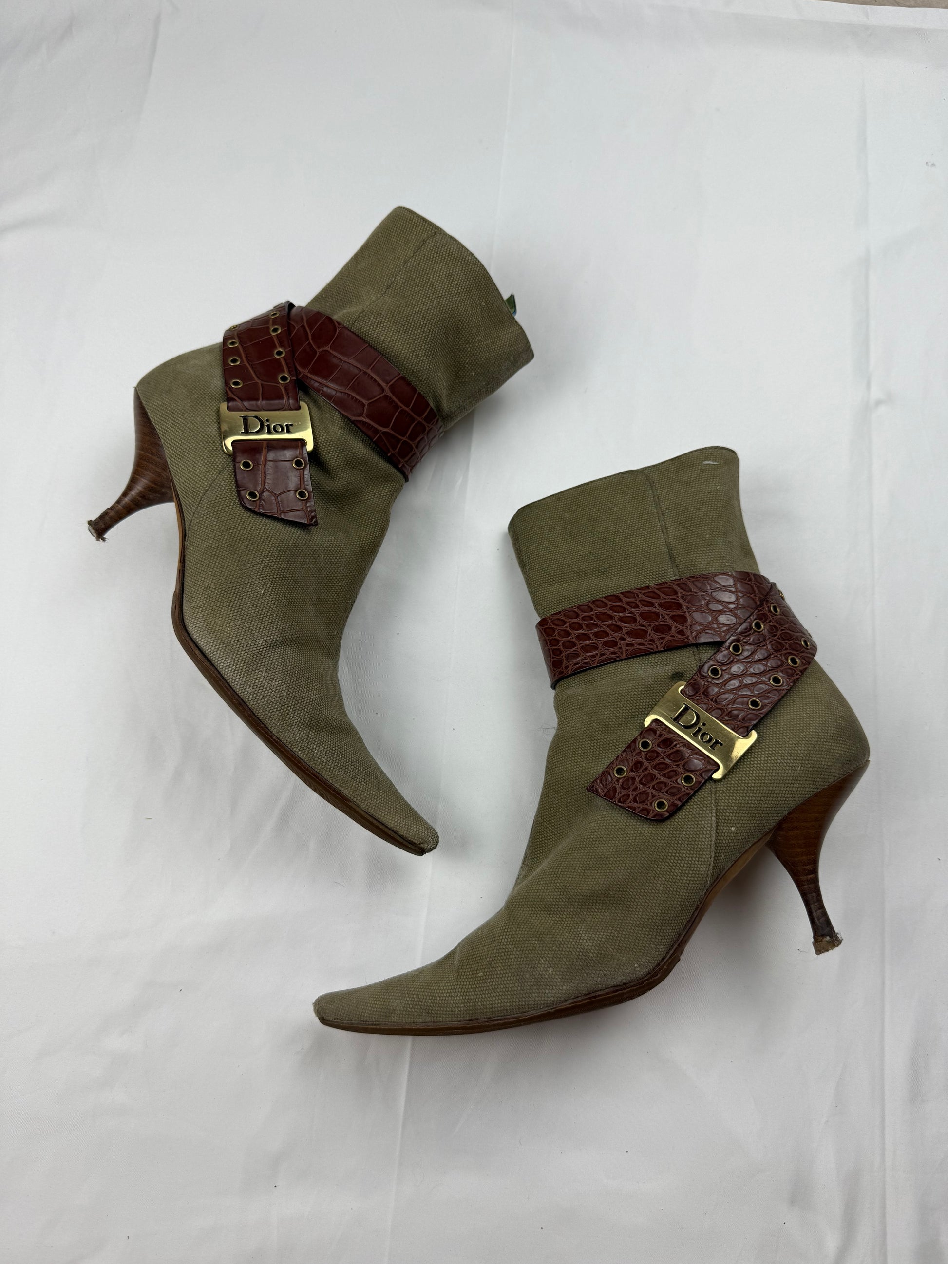 Khaki gold buckle pointed toes kitten heels boots (38.5)