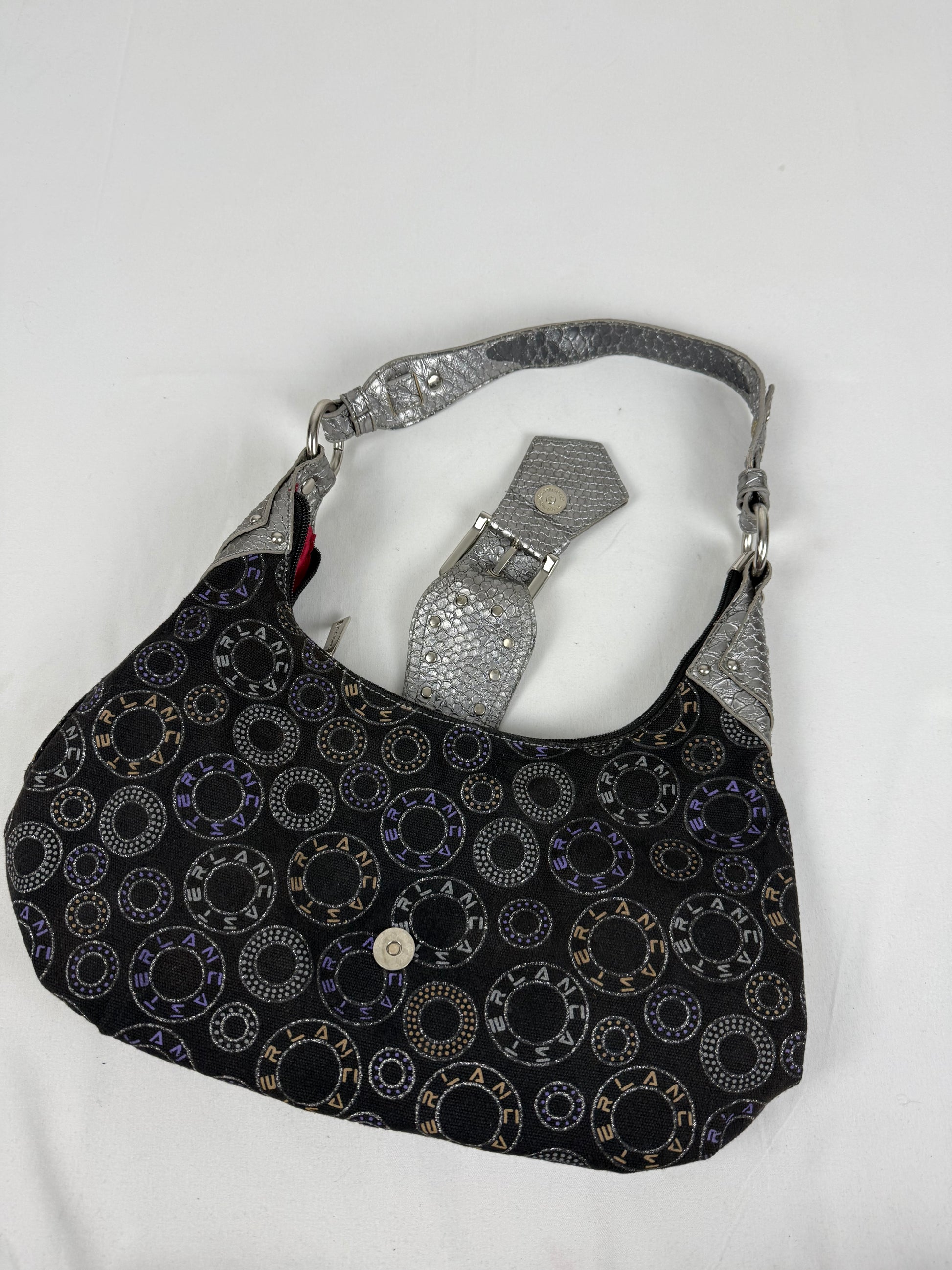 Black buckle shoulder bag (20x37 cm)
