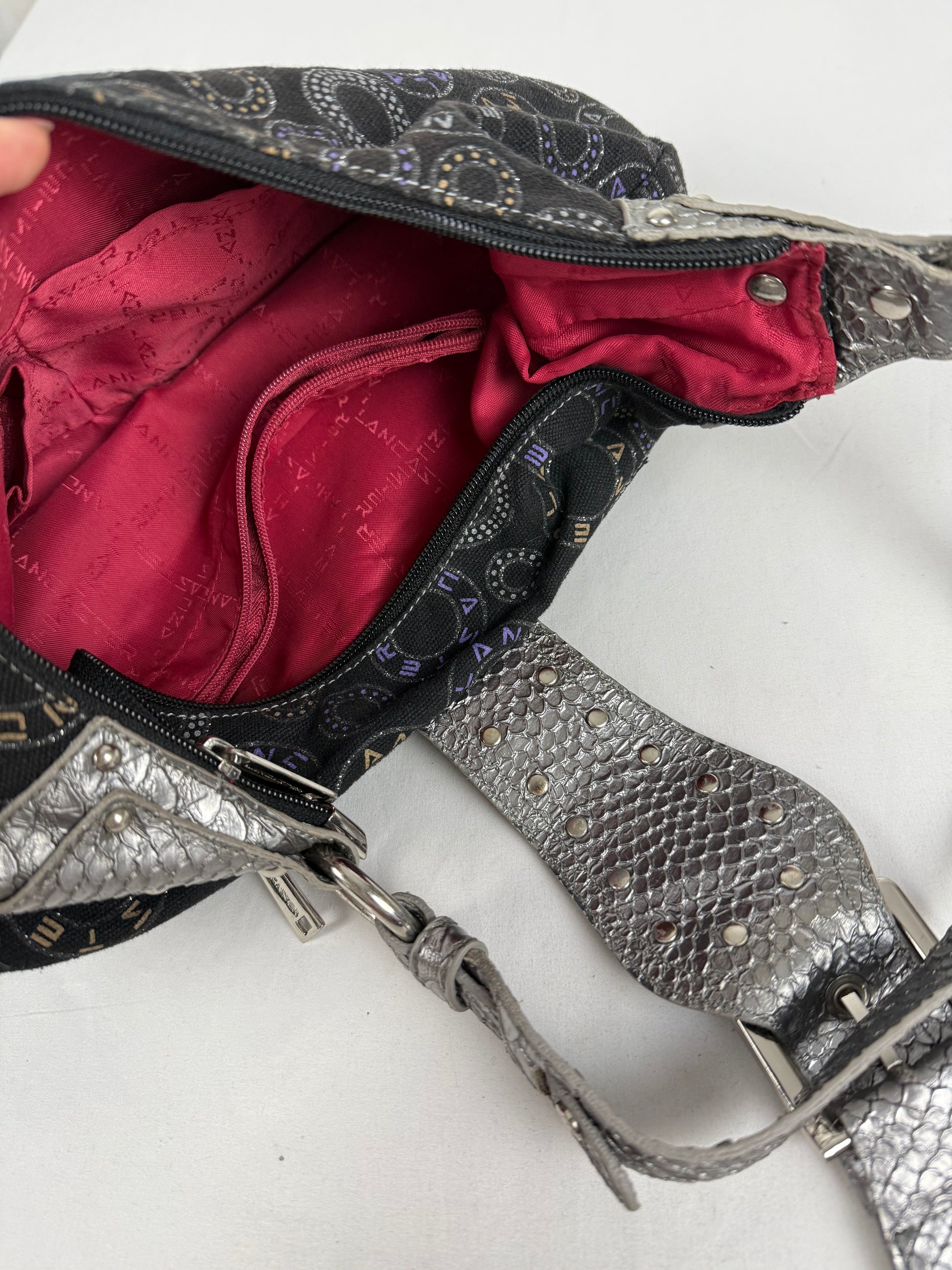 Black buckle shoulder bag (20x37 cm)