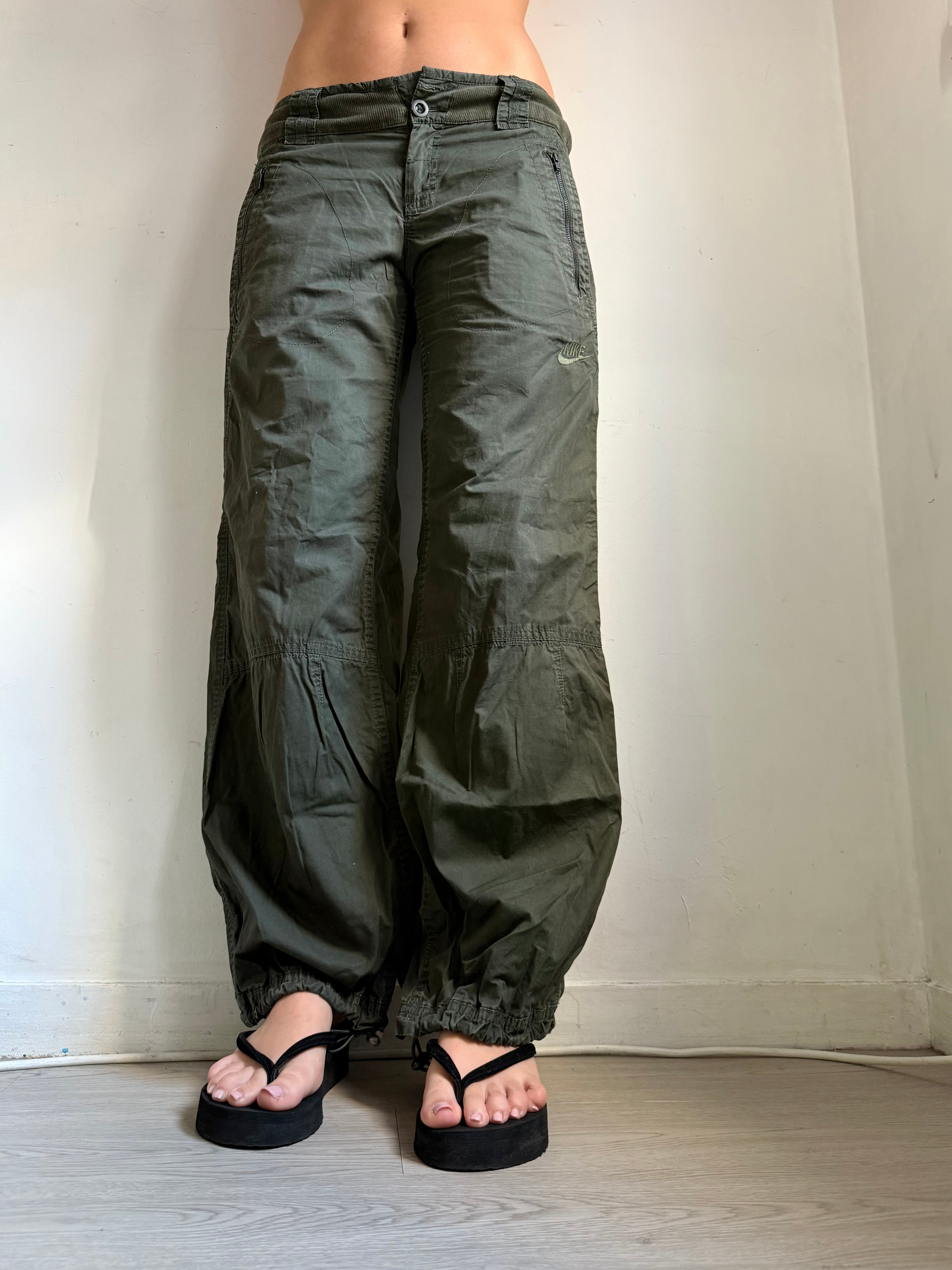 Khaki low rise baggy pants (L)