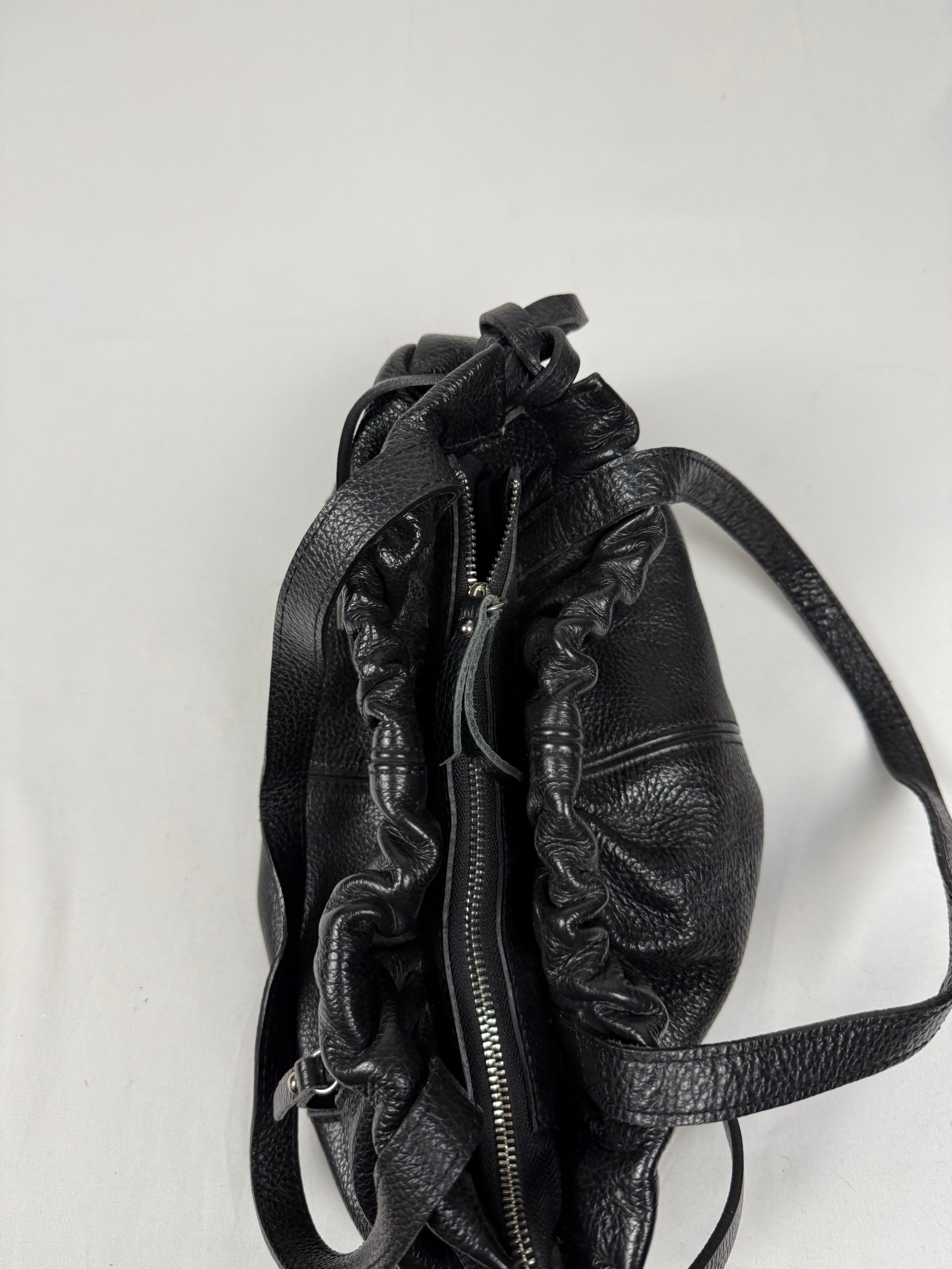 Black real leather shoulder bag (31x27cm)