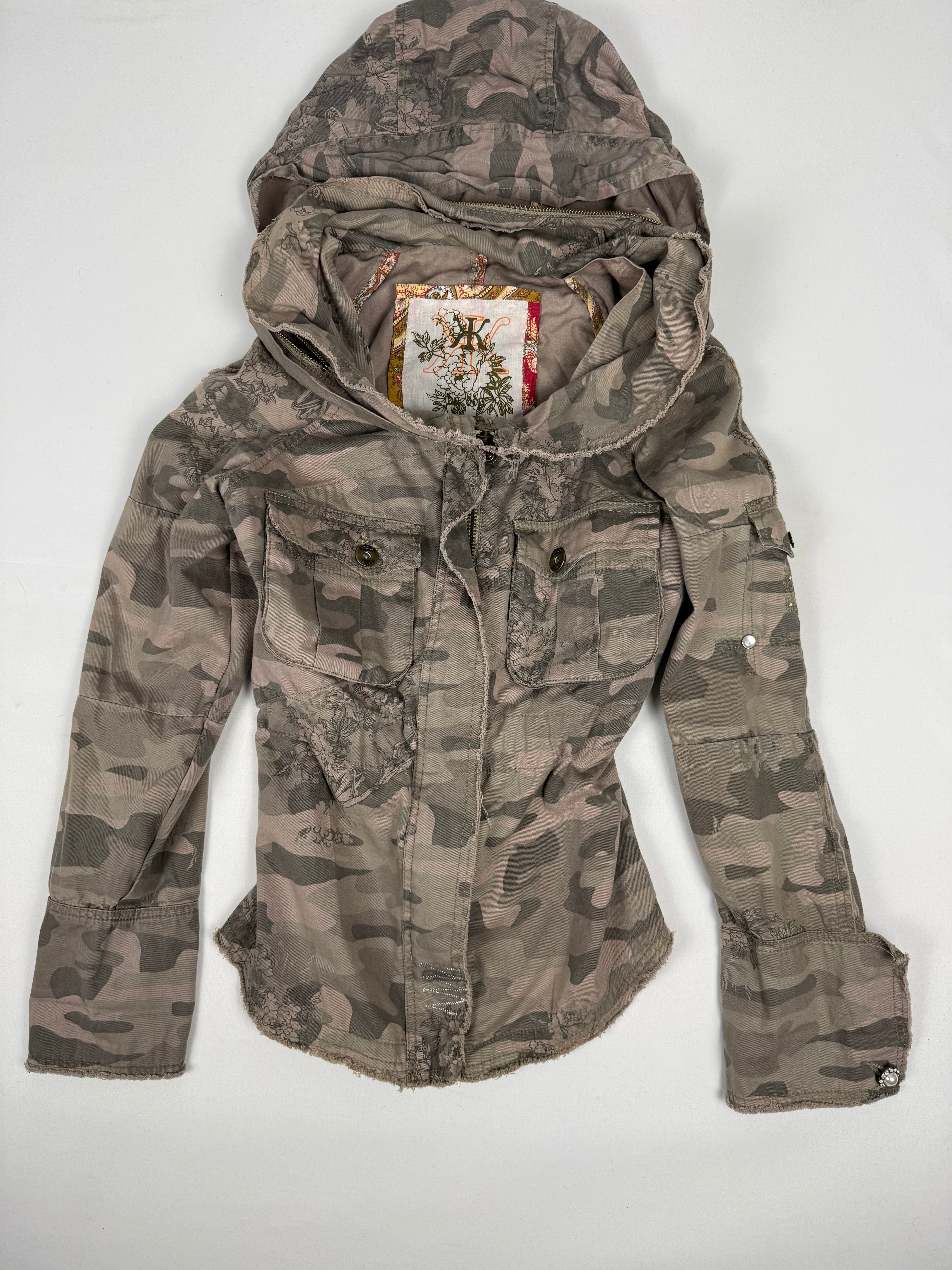 Khaki camo print zip up hooded jacket (M)