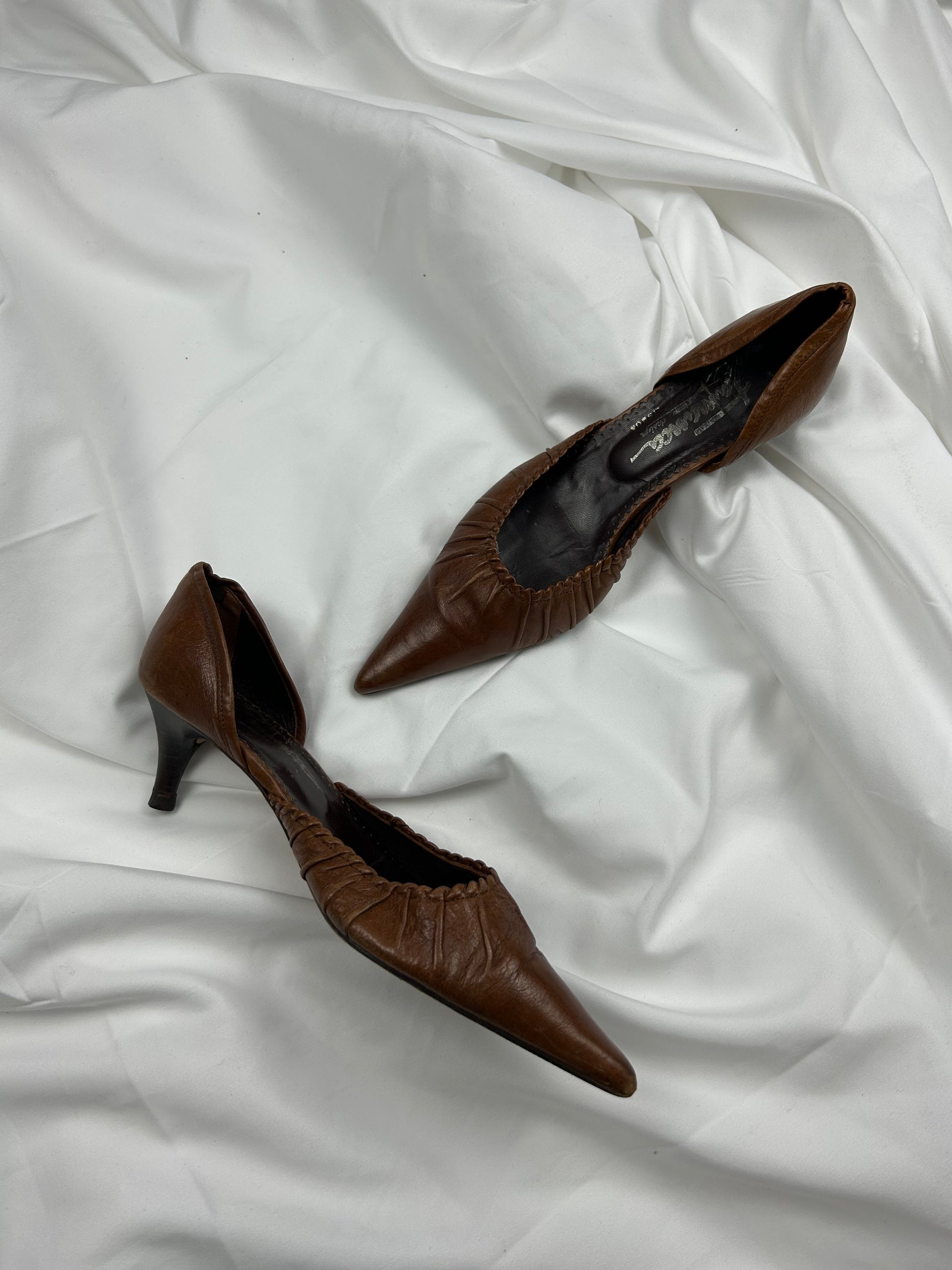 Brown real leather pointed toes shoes (37)