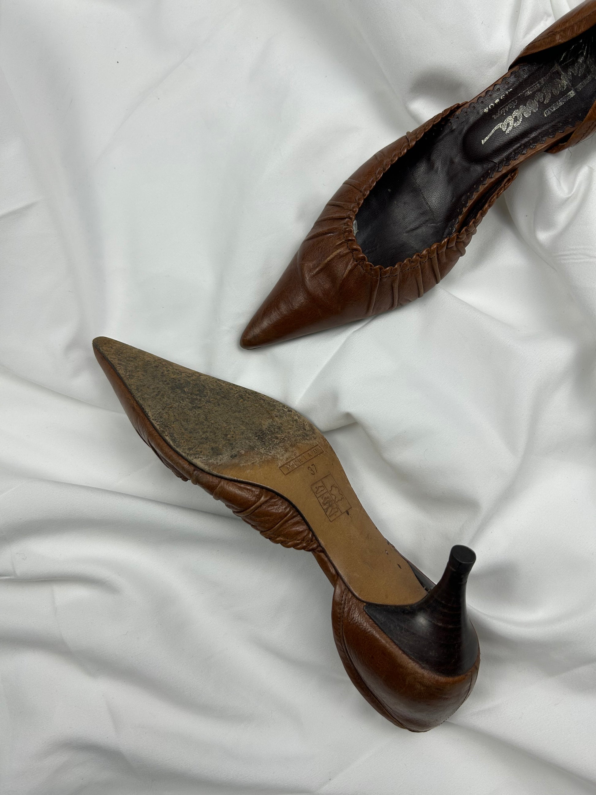 Brown real leather pointed toes shoes (37)