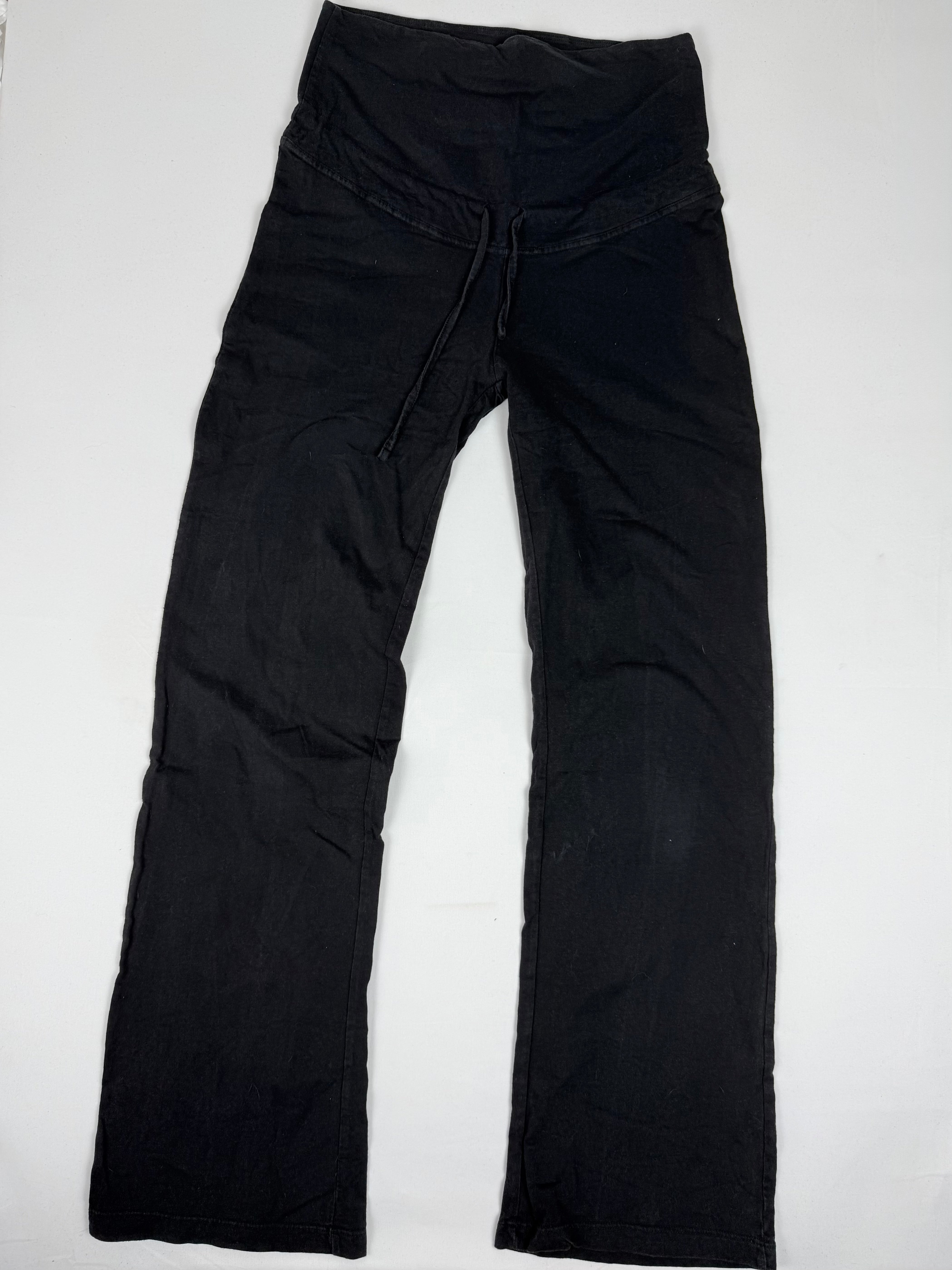 Black ultra low rise activewear pants (M)