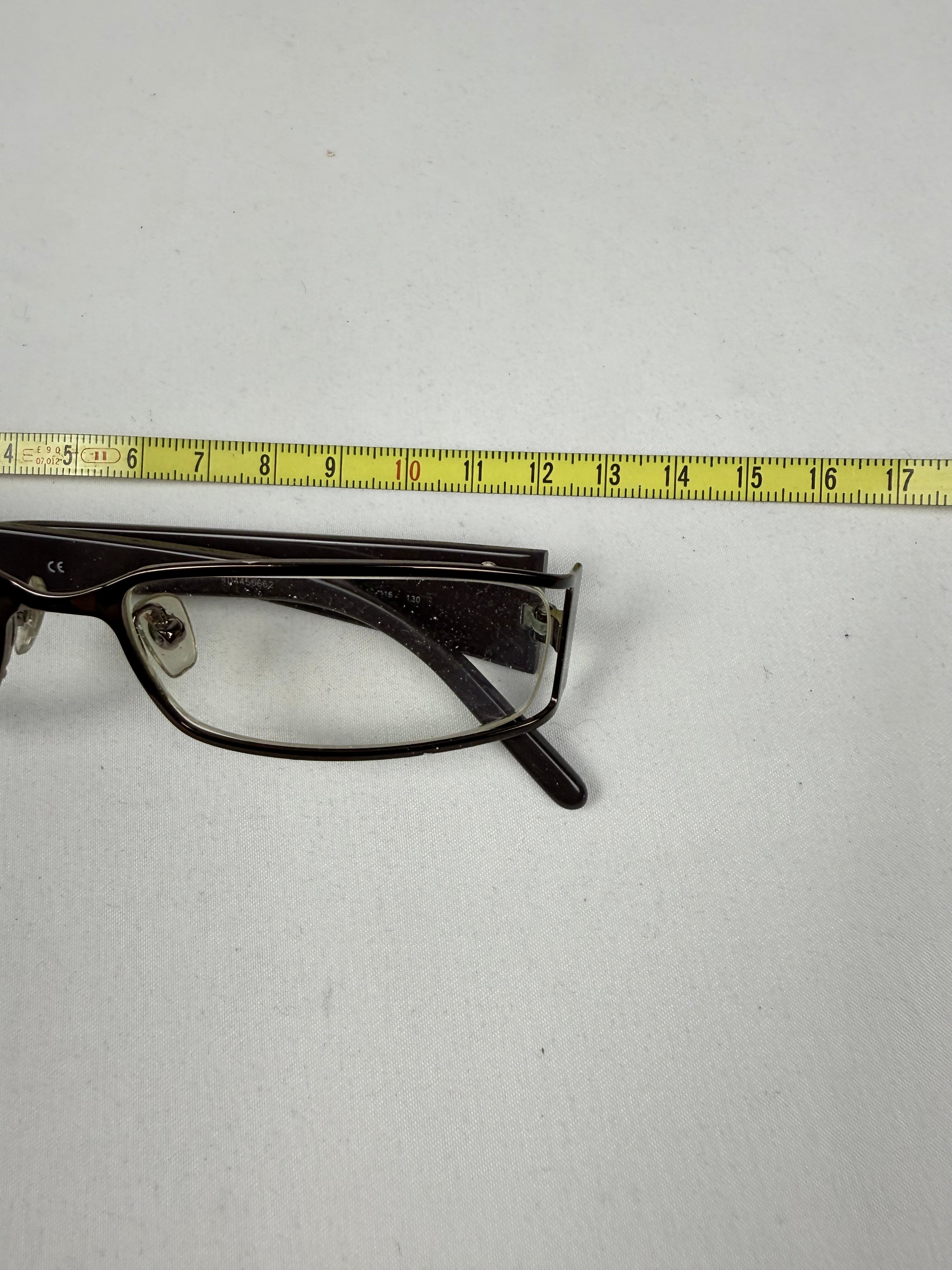 Lunettes de vue grises et argentées pour le bureau