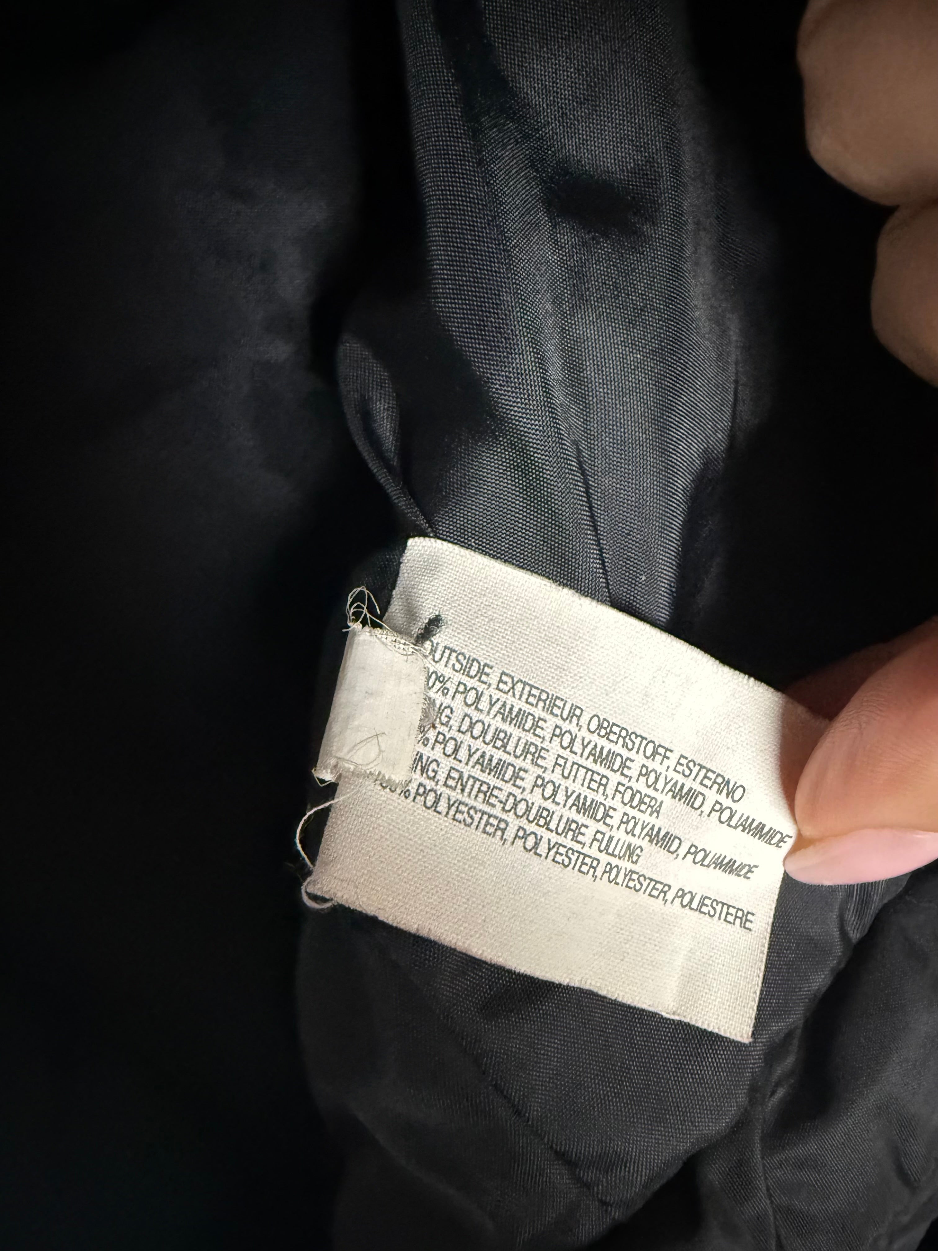 Black zip up lightweight puffer jacket (L)