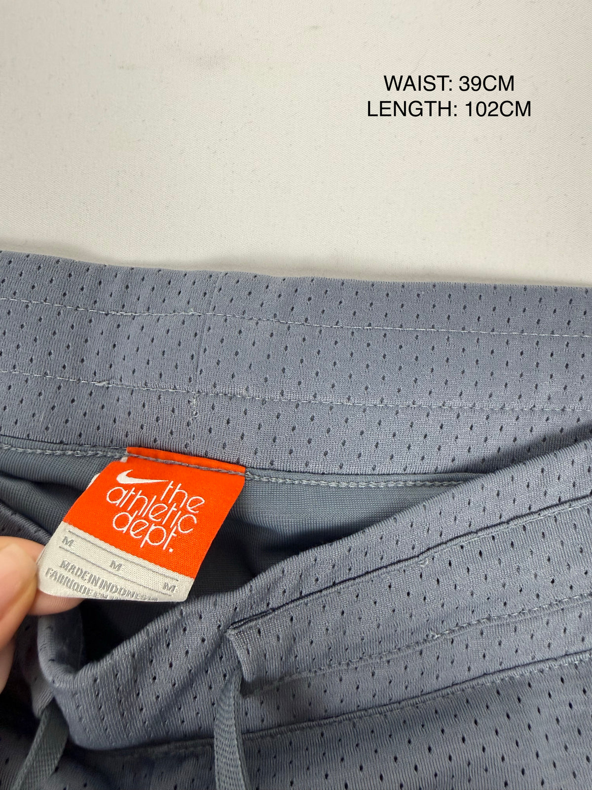 Grey low rise activewear pants (M)