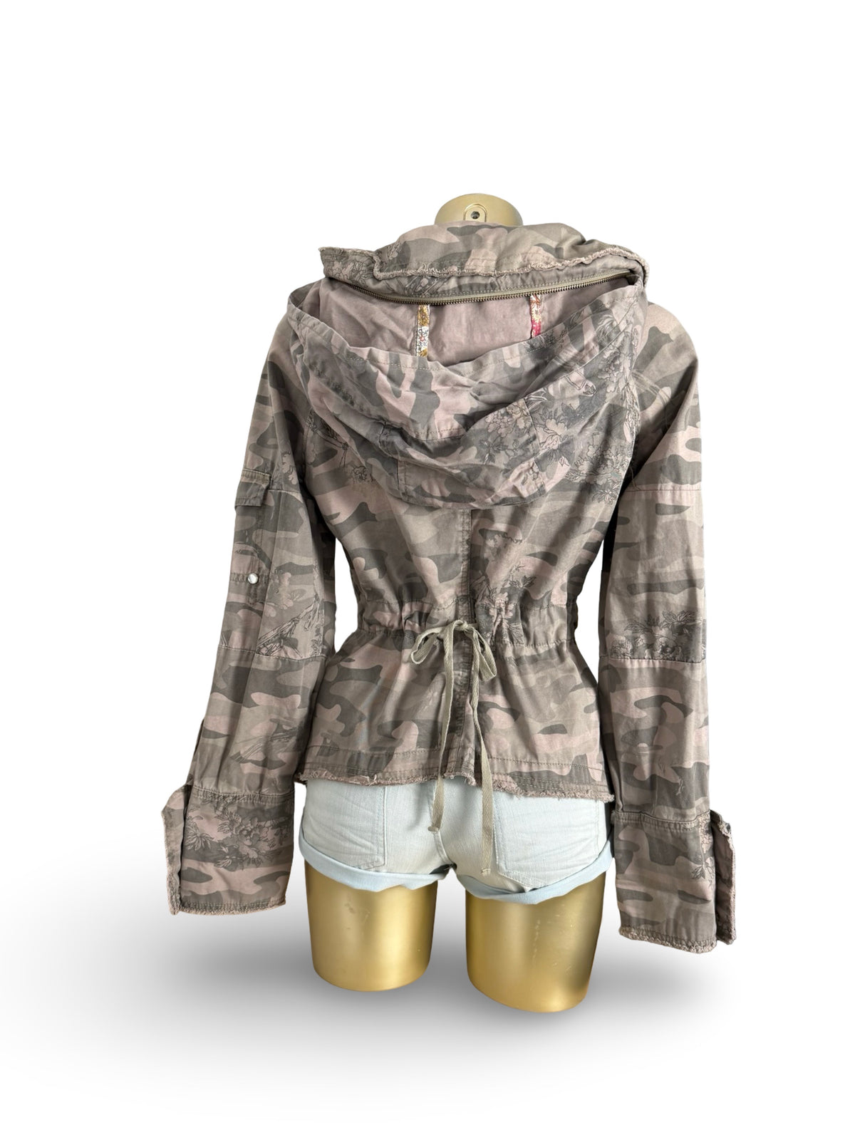 Khaki camo print zip up hooded jacket (M)