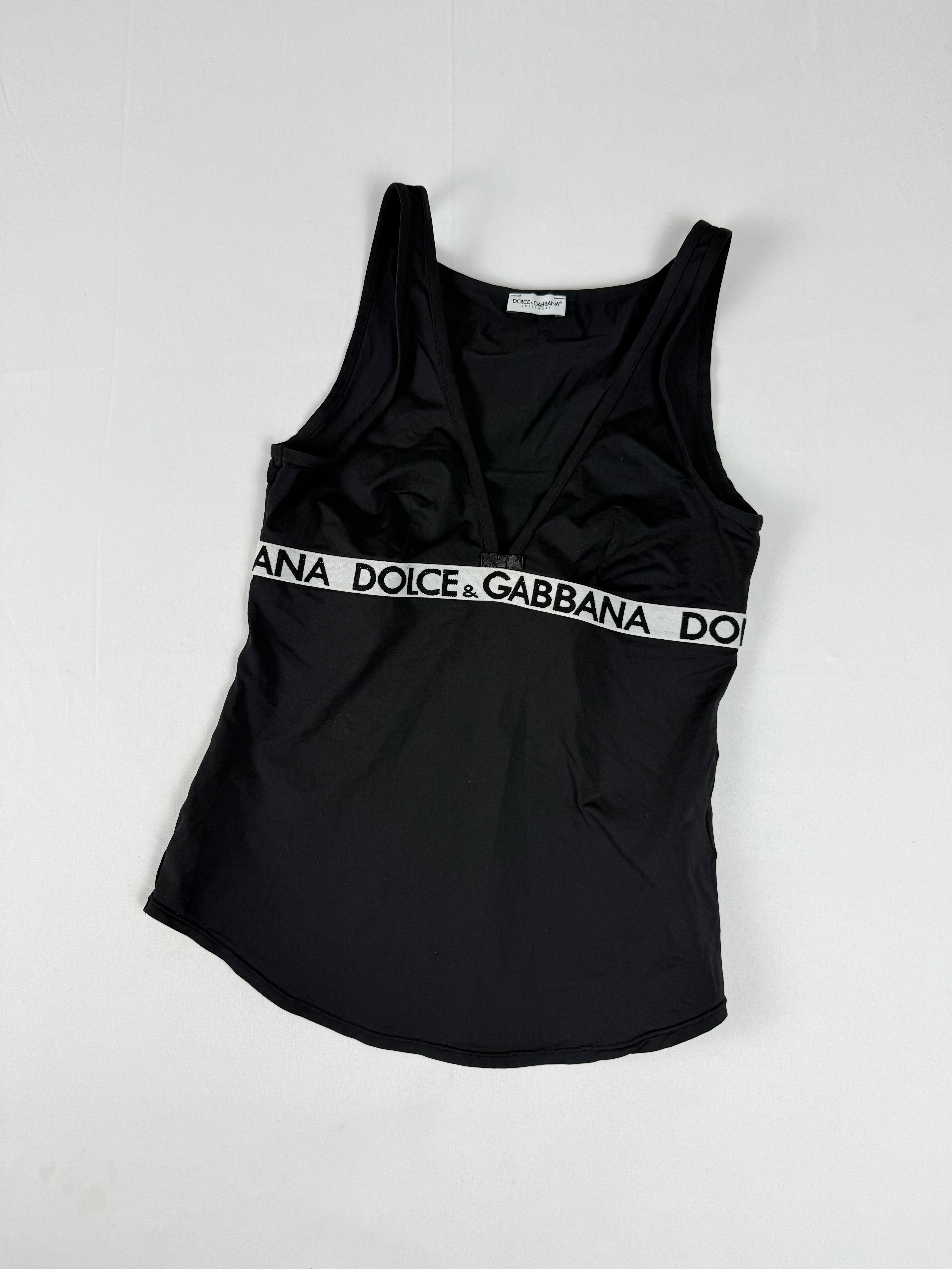 Black tight fit lycra top (S/M)