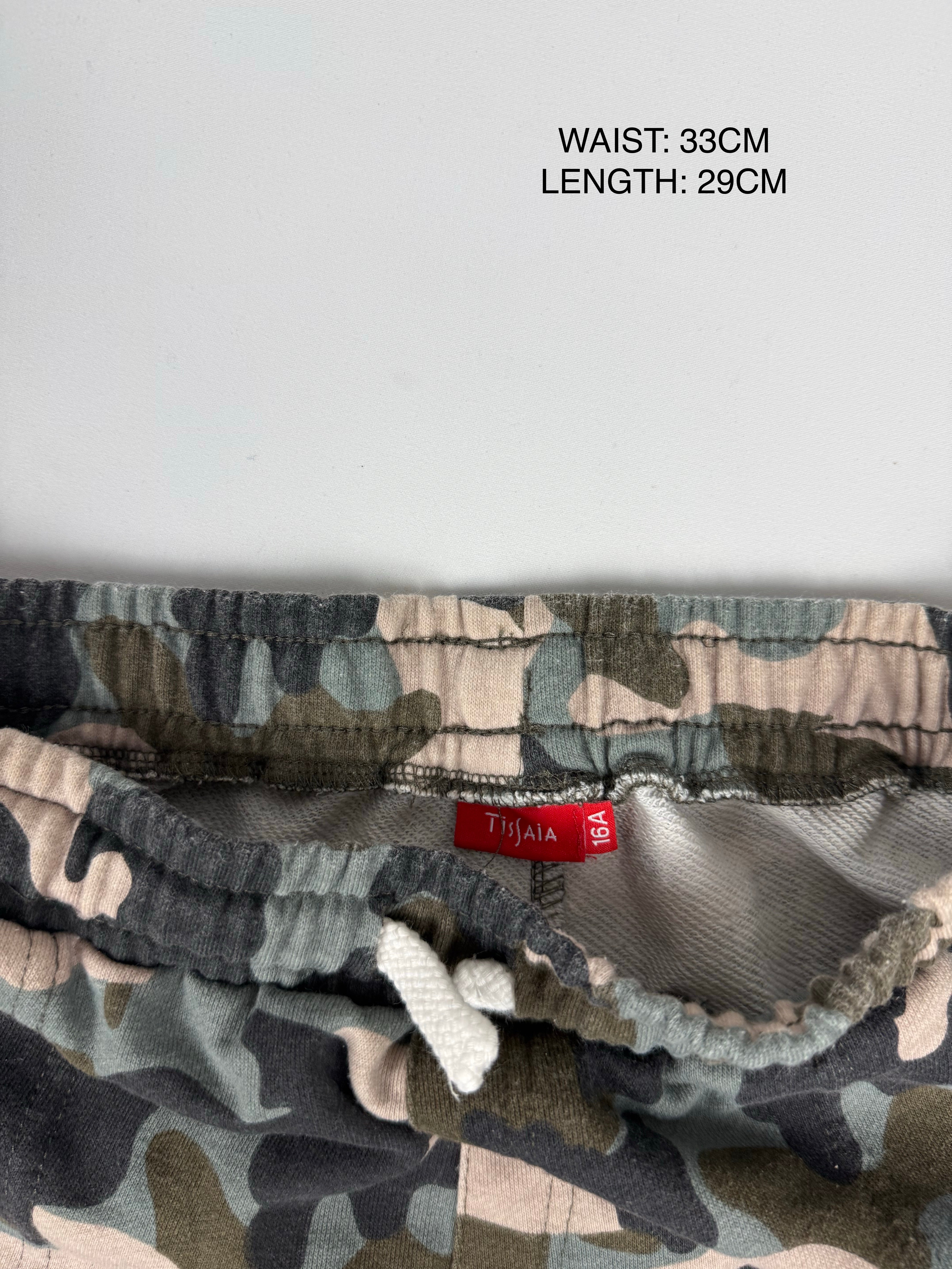 Khaki camo activewear mini short (S)