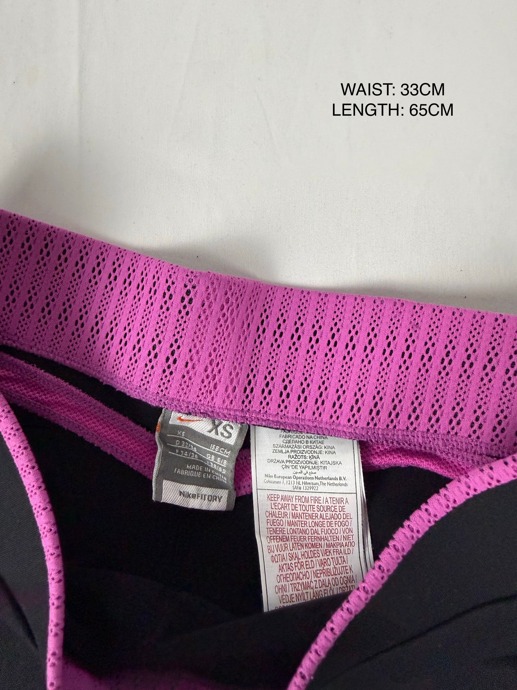 Black stretchy activewear capri pants (XS/S)