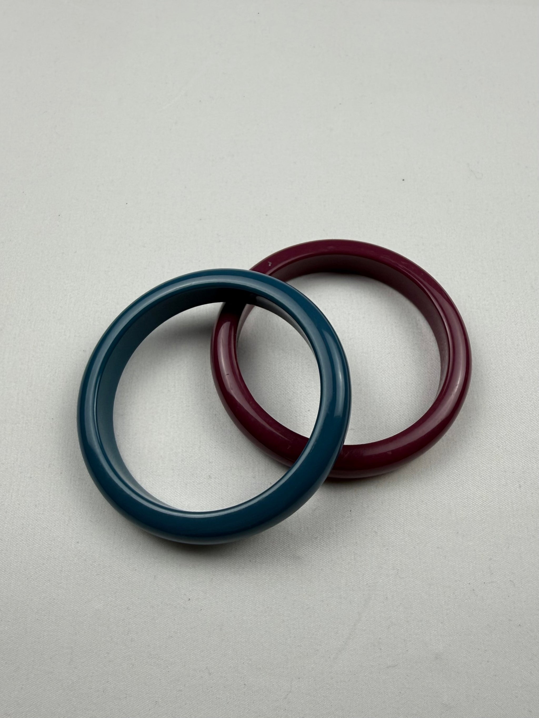 Set of 2 bangle bracelets