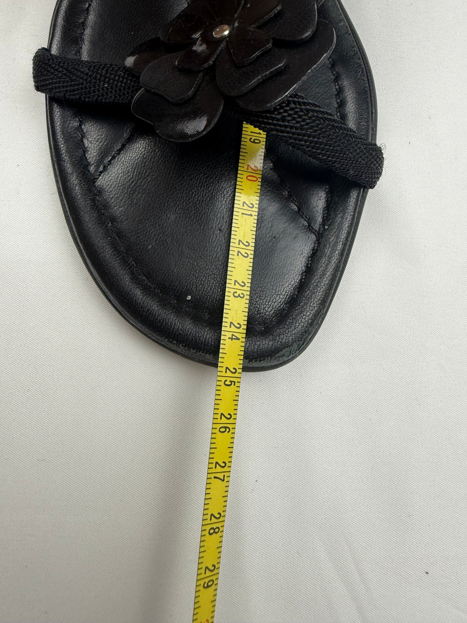 Black flower appliquée kitten heels sandals (37)