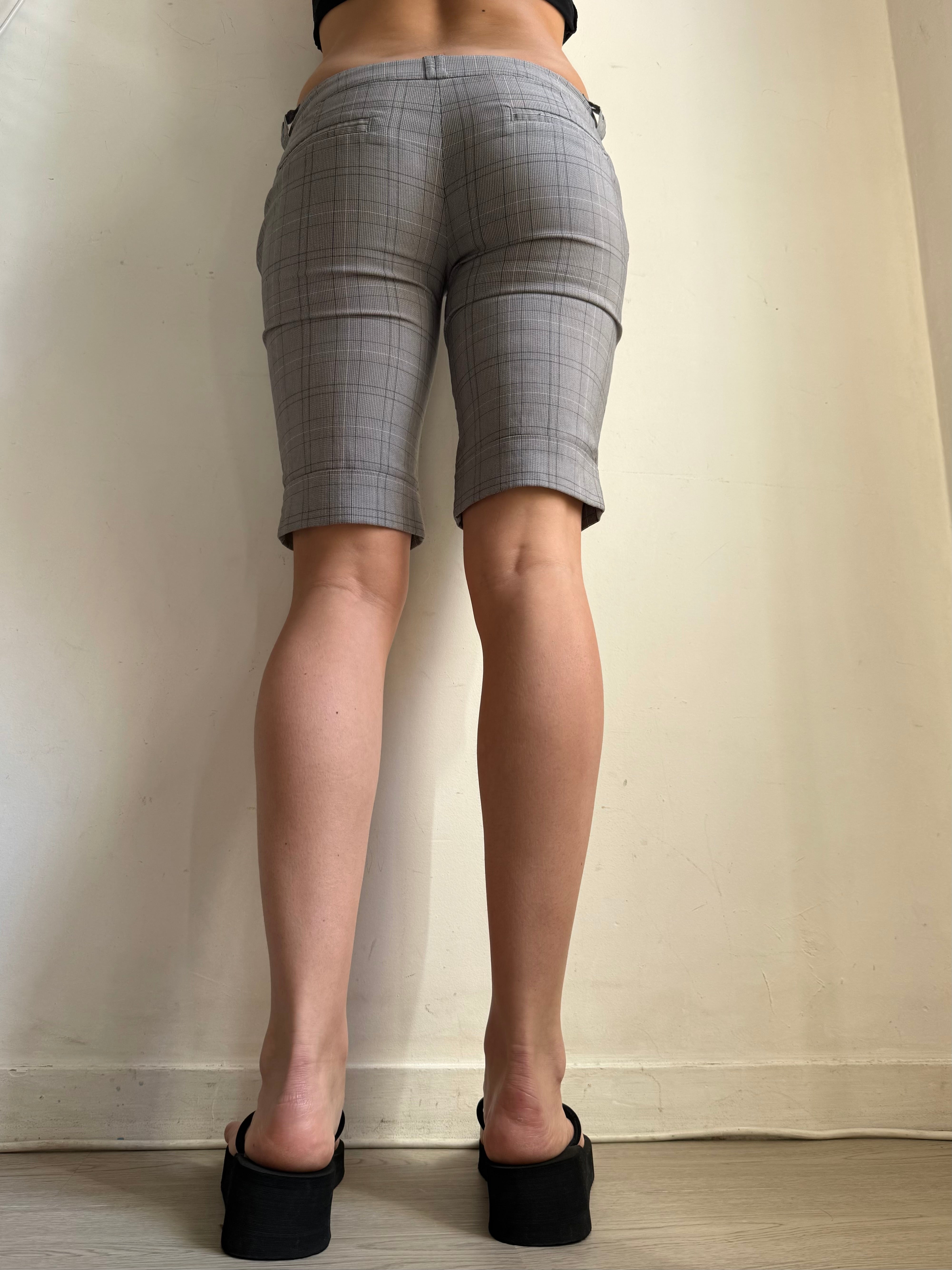 Grey check print low rise mid short (S)