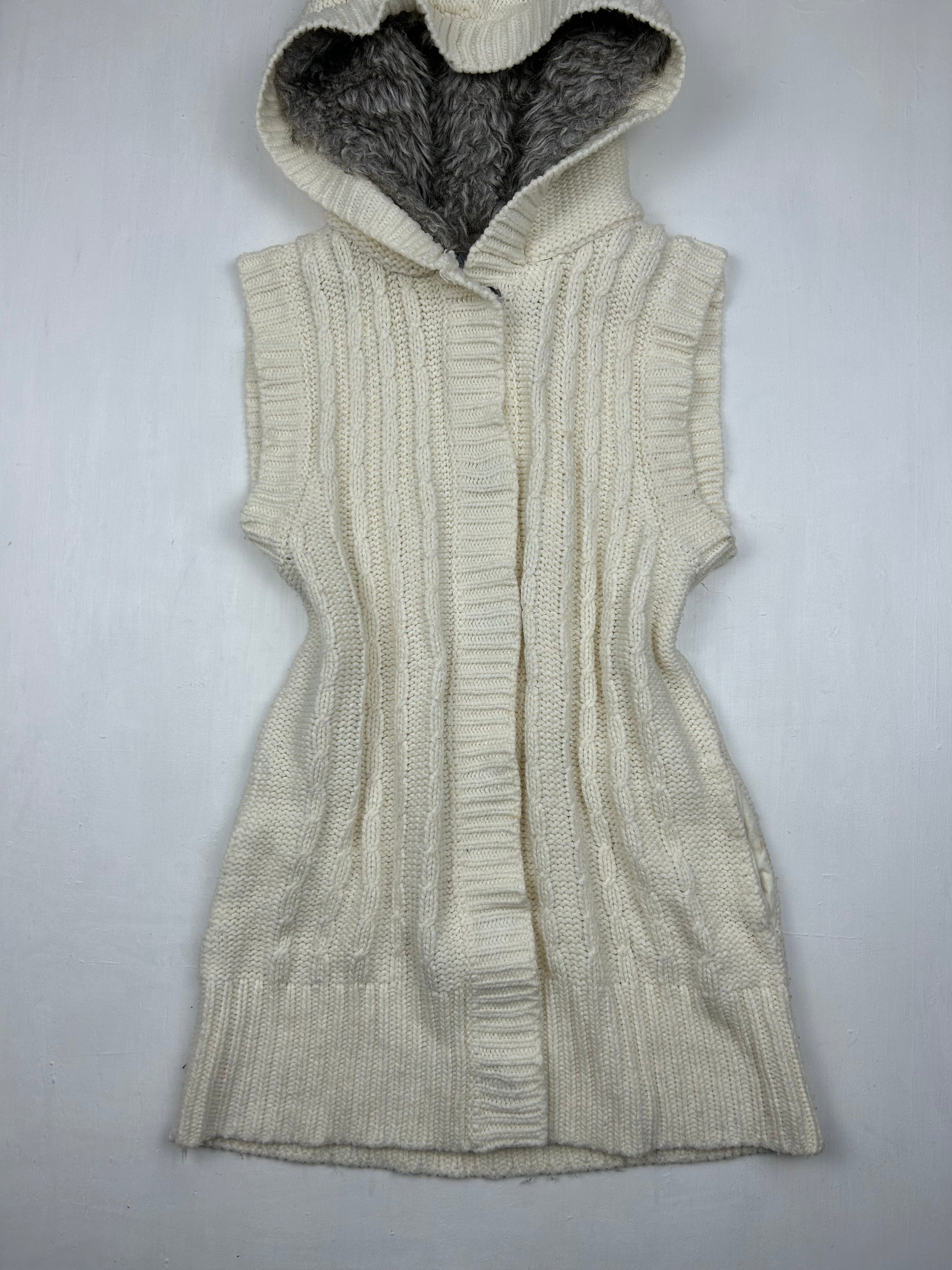 Cream faux fur sleeveless fleece jumper (S/M)