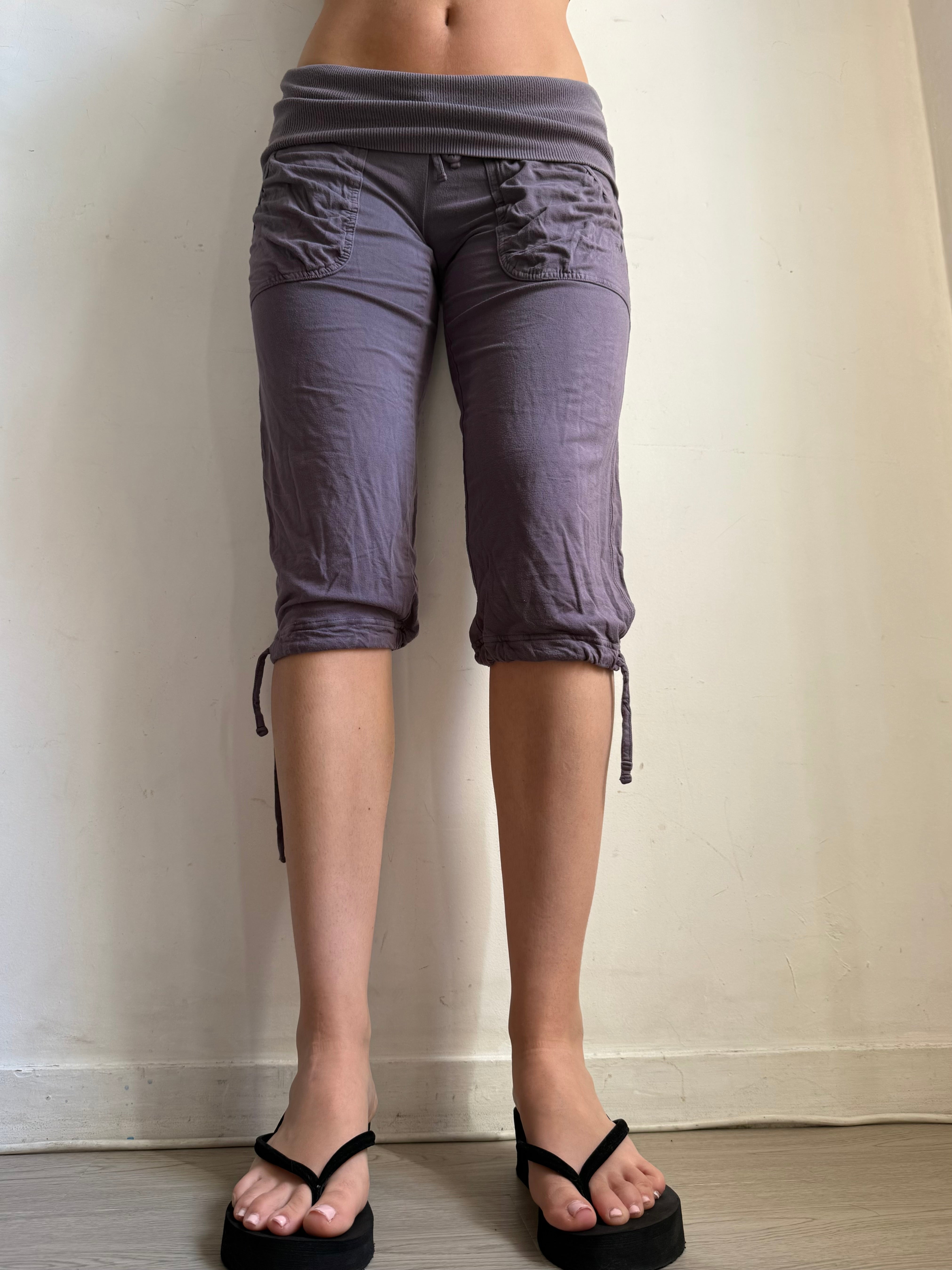 Purple activewear low rise capri pants (XS/S)
