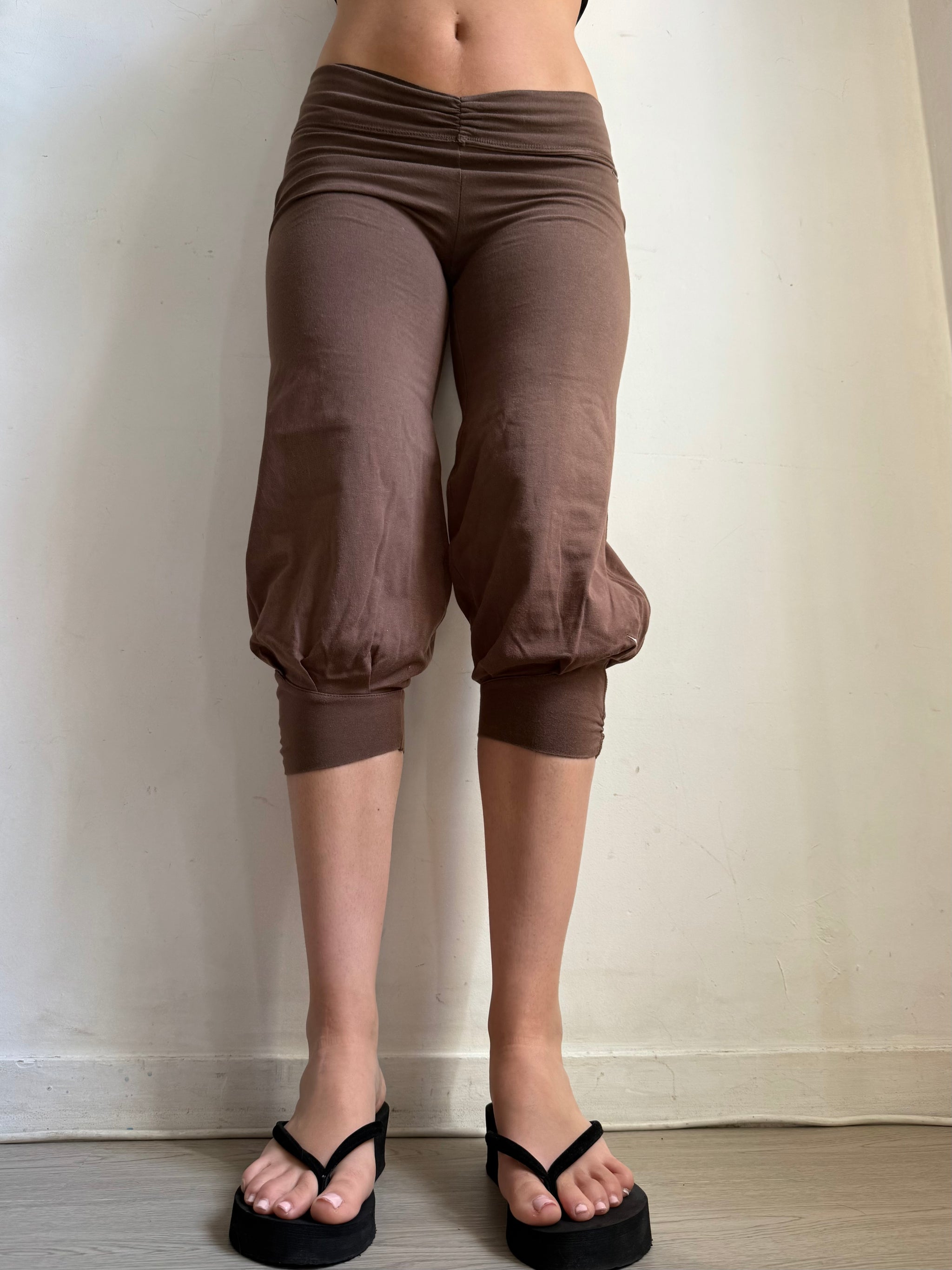 Brown activewear low rise sirwal capri pants (S)
