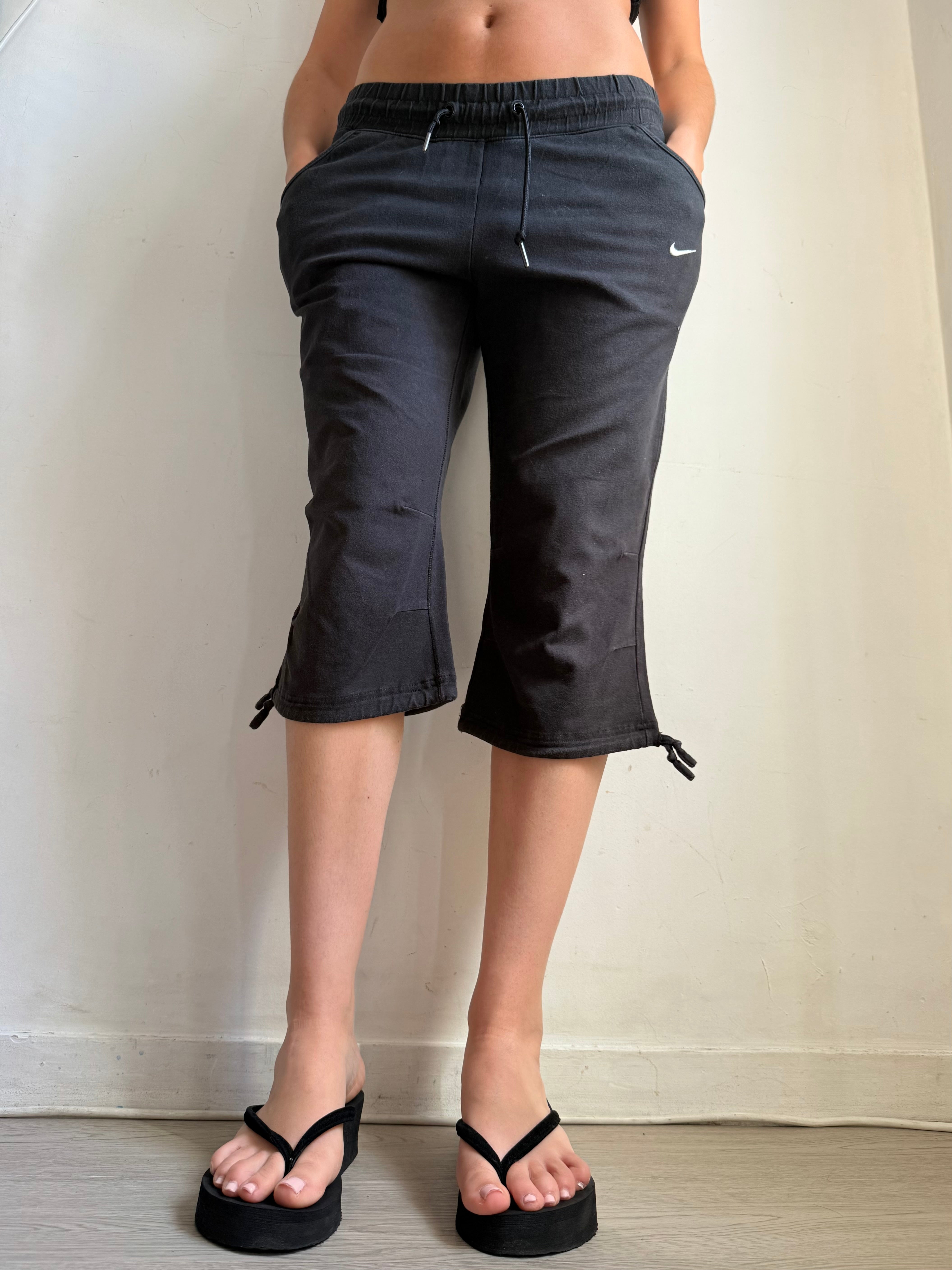 Black cotton activewear capri pants (XS/S)