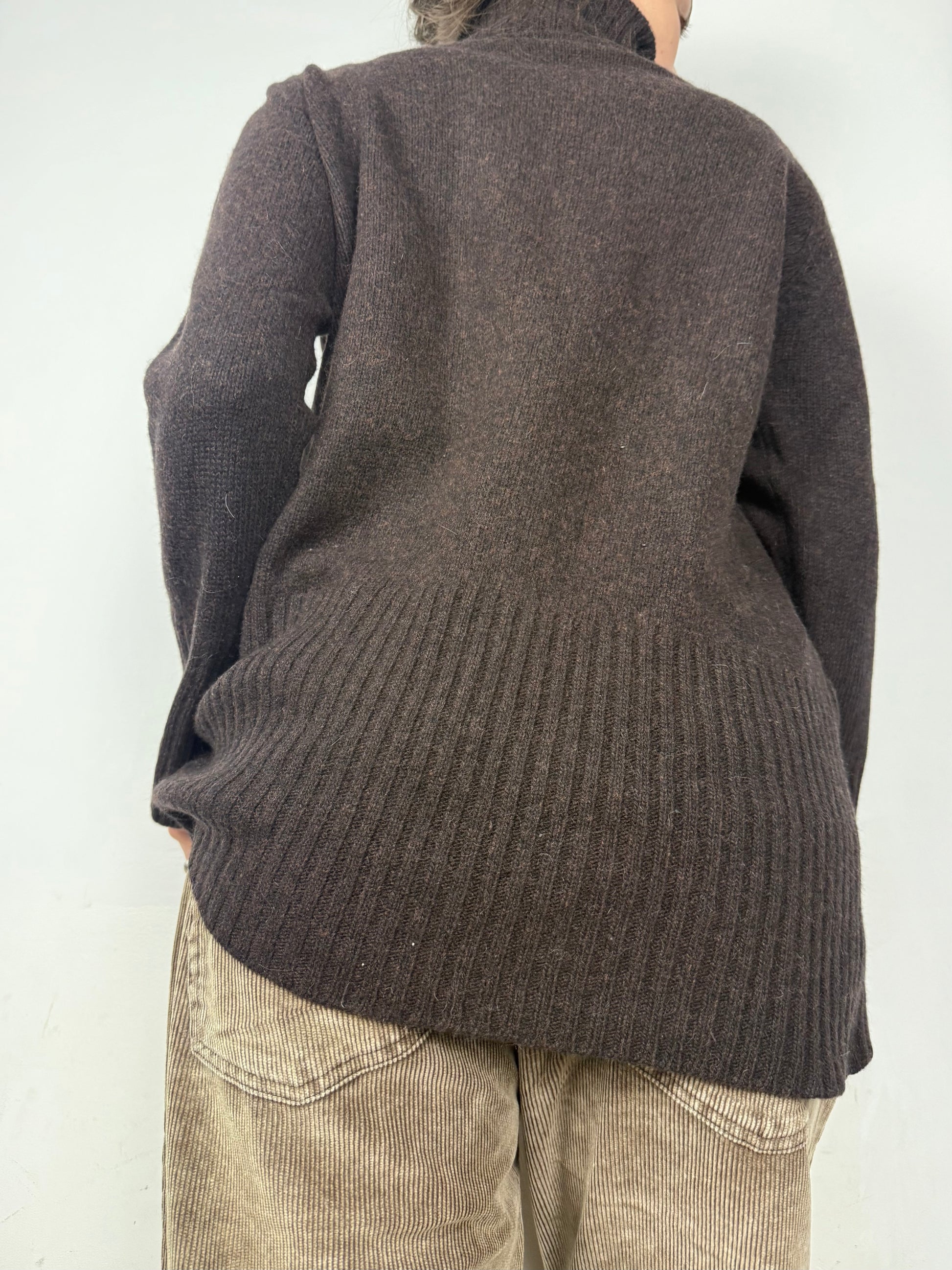 Brown 100% lambswool turtleneck winter jumper (M/L)