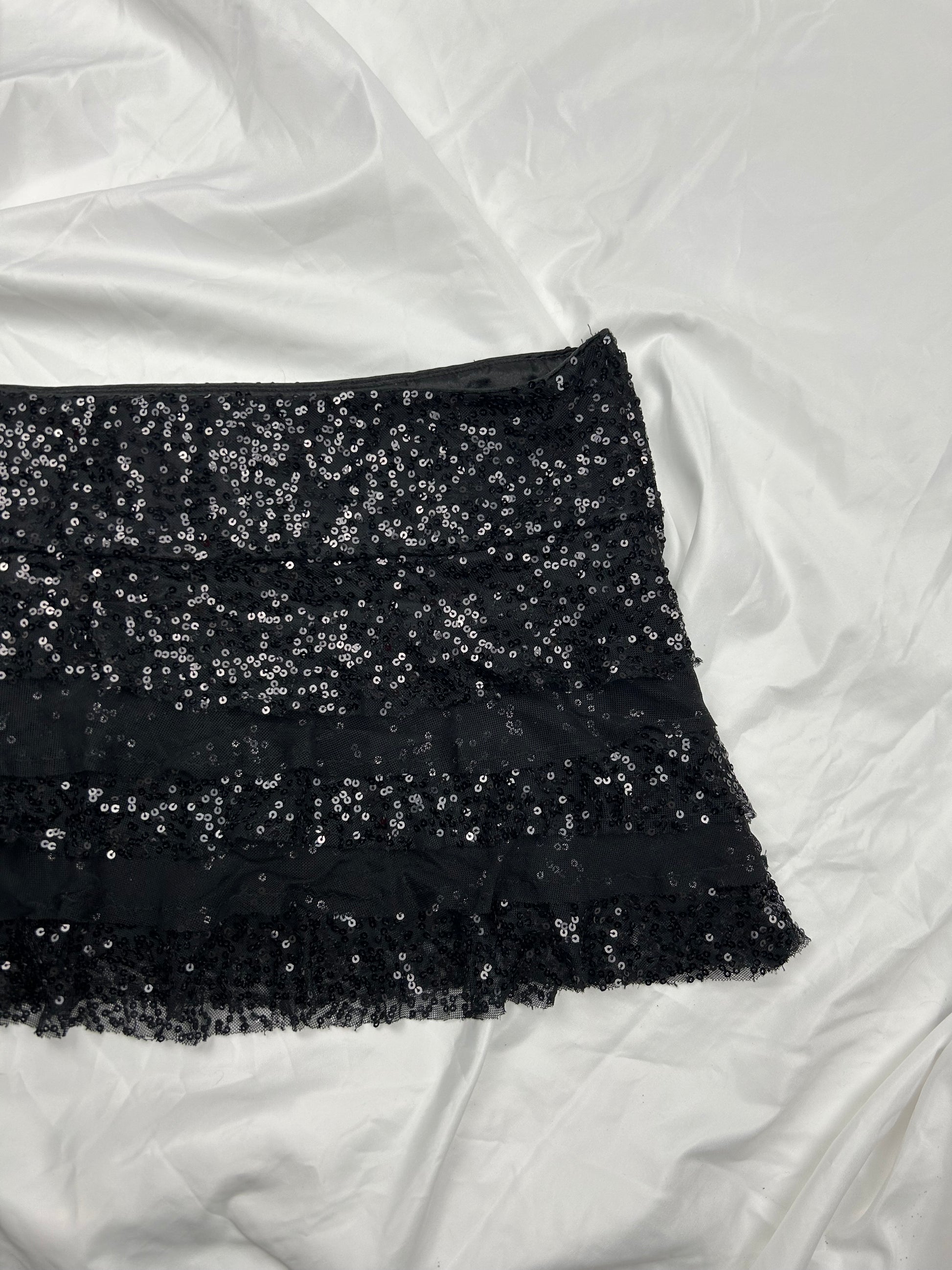 Black sequins  low rise pleated mini skirt (S/M)